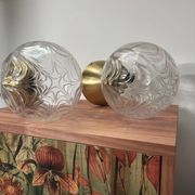Paire d’appliques murales - ou plafonniers - boules