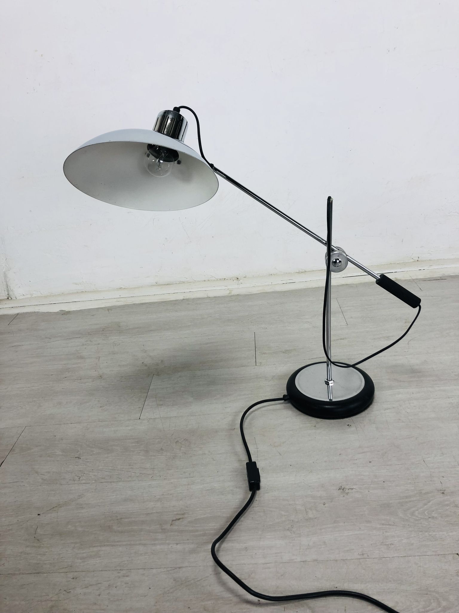 Grande lampe chromée