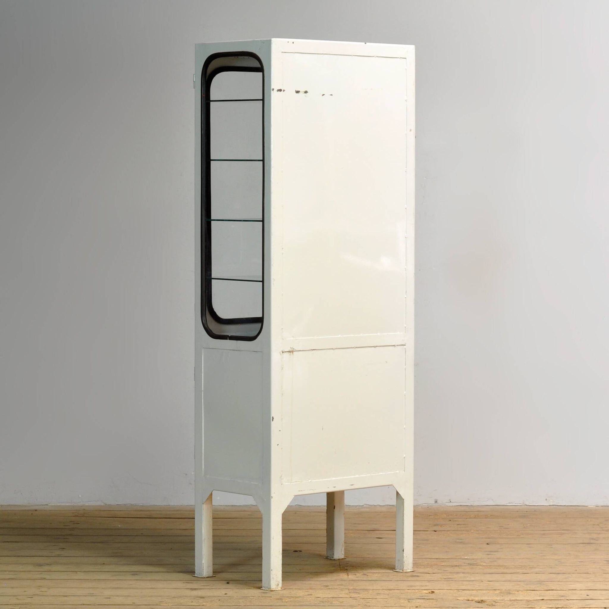 Vintage medicine cabinet, 1970s