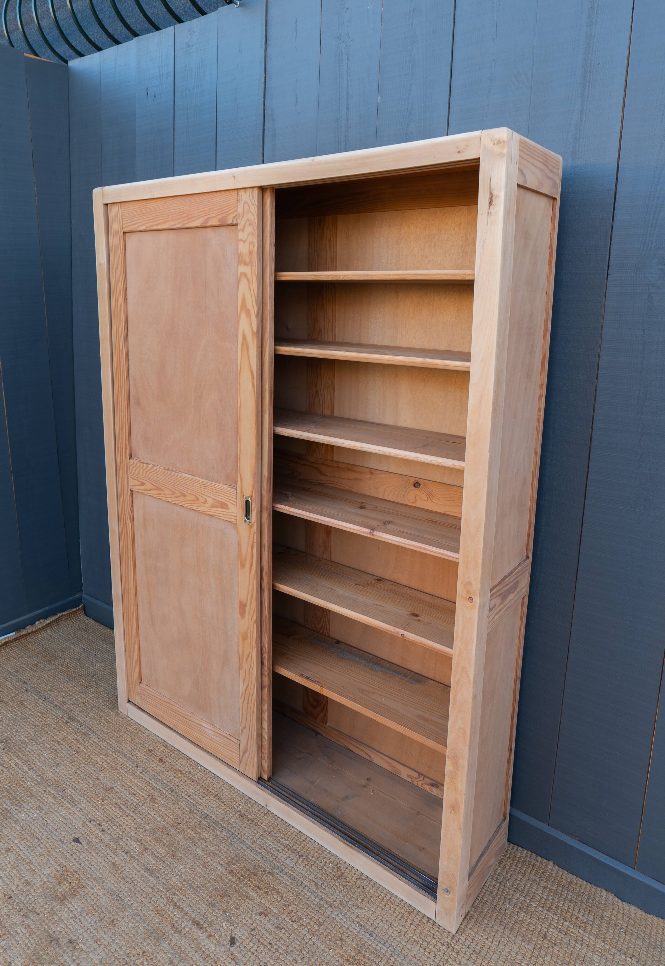 Sliding door wardrobe