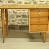 Desk 3 drawers spindles feet