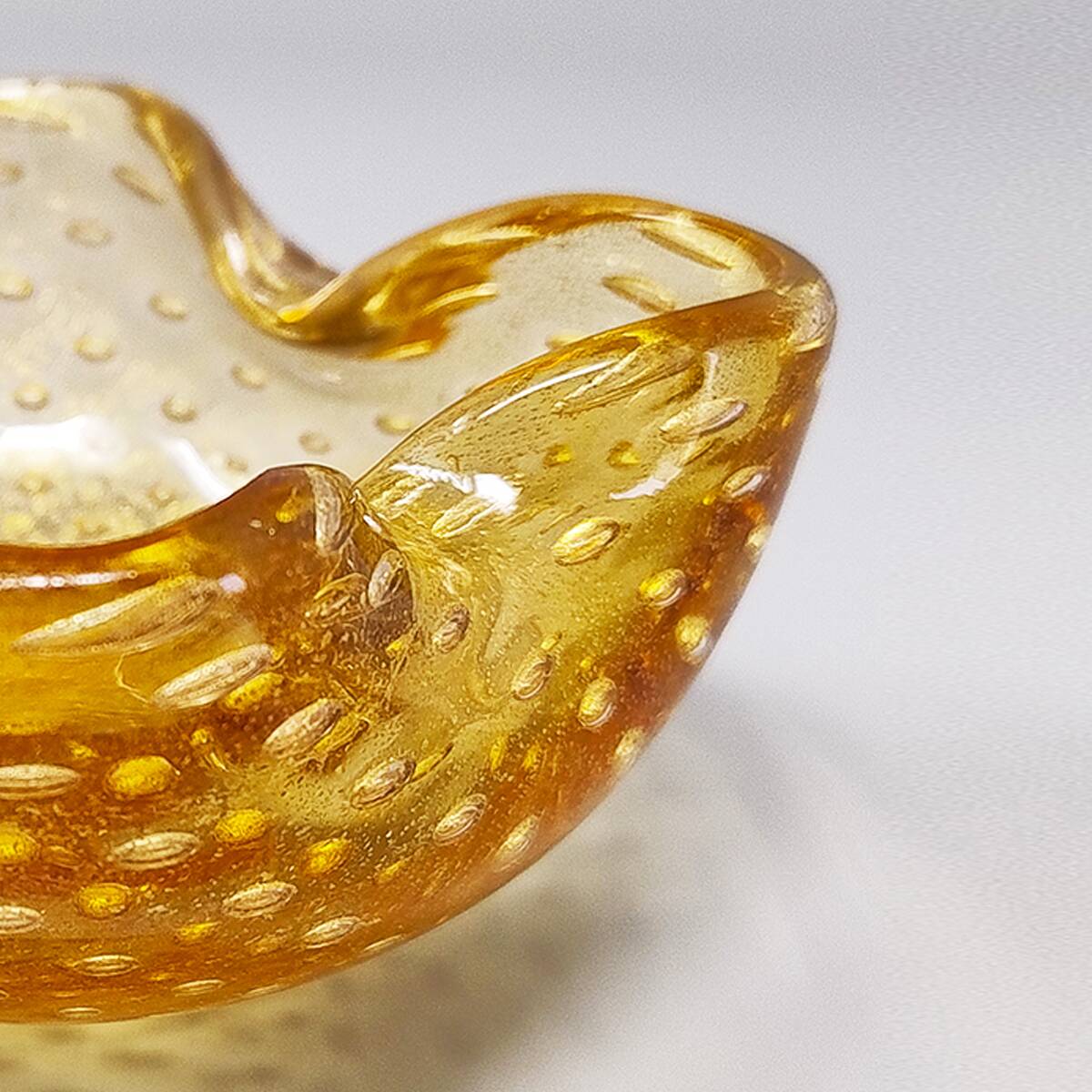 1960s Gorgeous Ashtray or Catchall by Flavio Poli for Seguso. Made in Italy