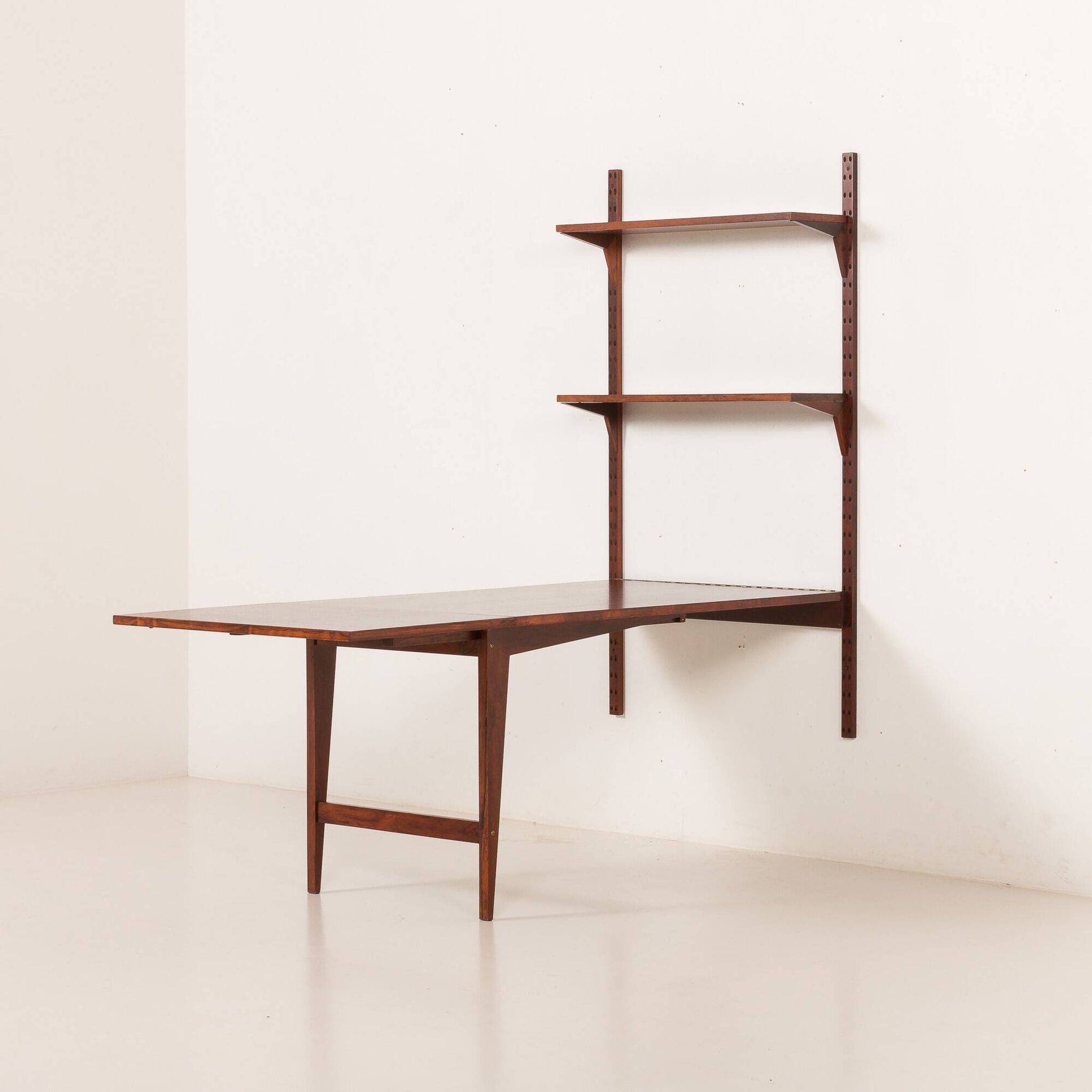 Étagère murale Poul Cadovius avec bureau extensible ou table pour Cado.