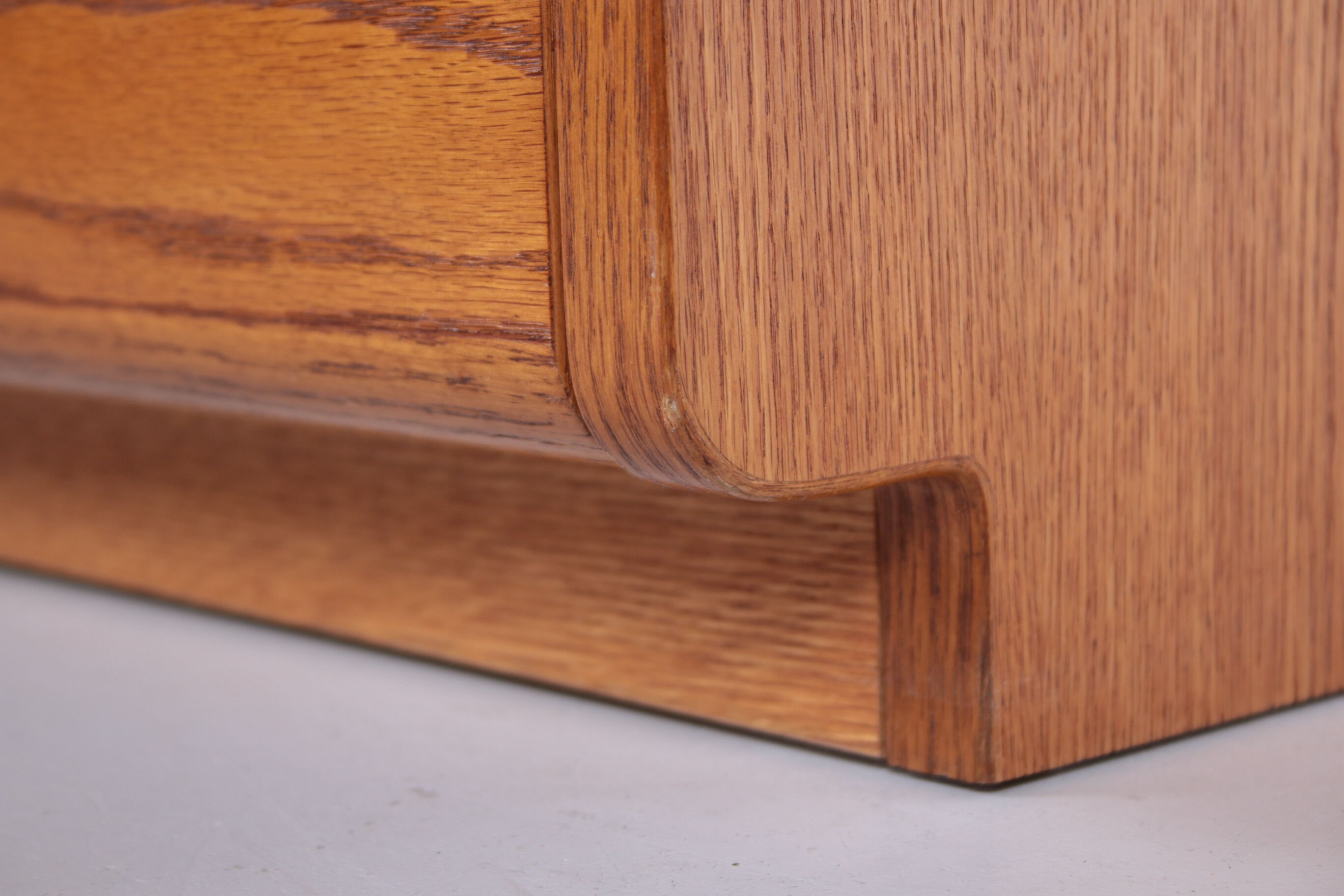 Bureau réglable en bois clair Moser