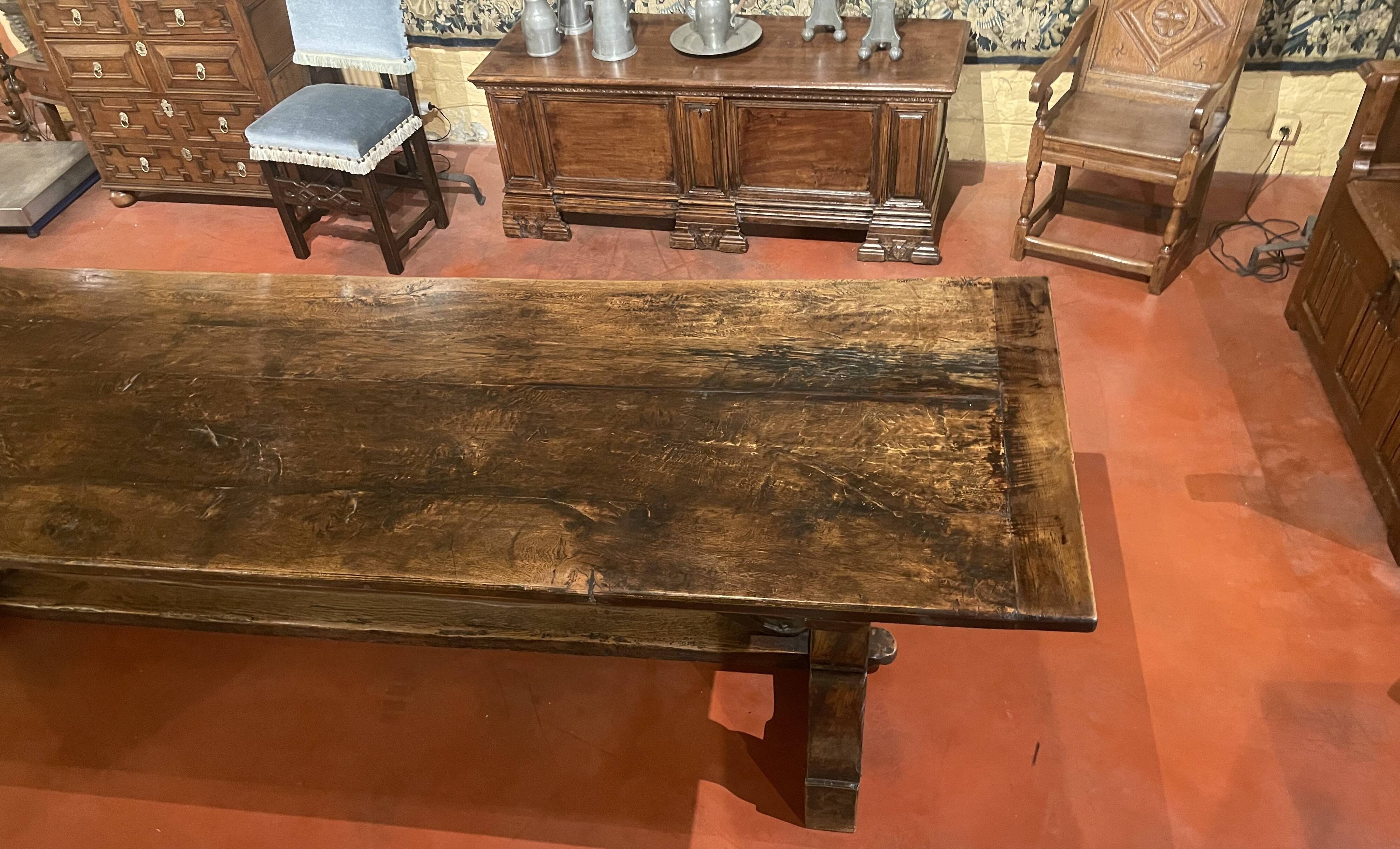 Impressive Spanish monastery table in oak, medieval style, 3m².