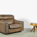 Buffalo leather vintage brutalist armchair by hugo de ruiter, leolux, 1970s