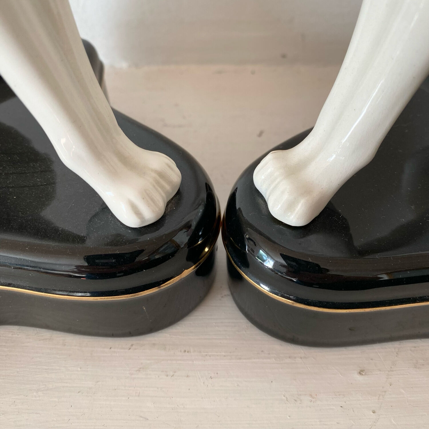 Paire de serres livres chiens lévriers années 60