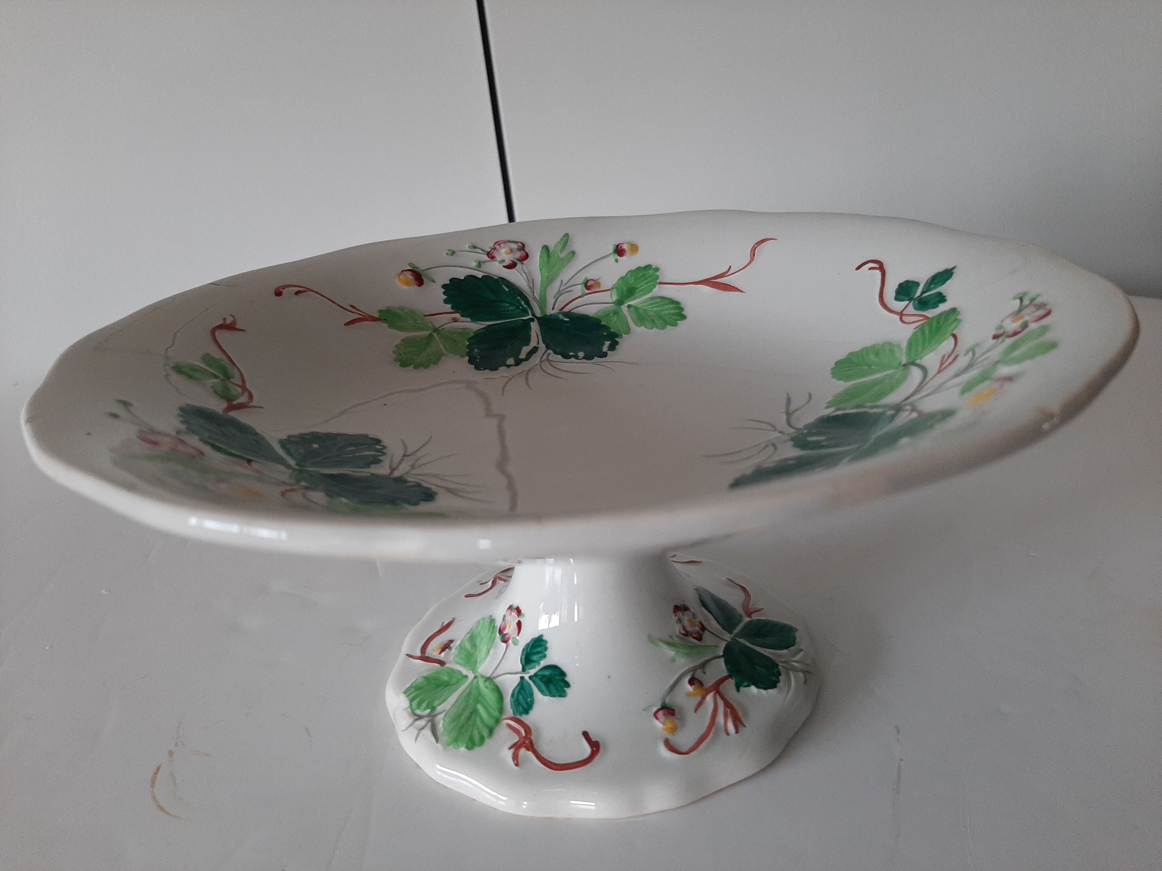 'Strawberry' compotier says Service George Sand, Creil and Montereau earthenware