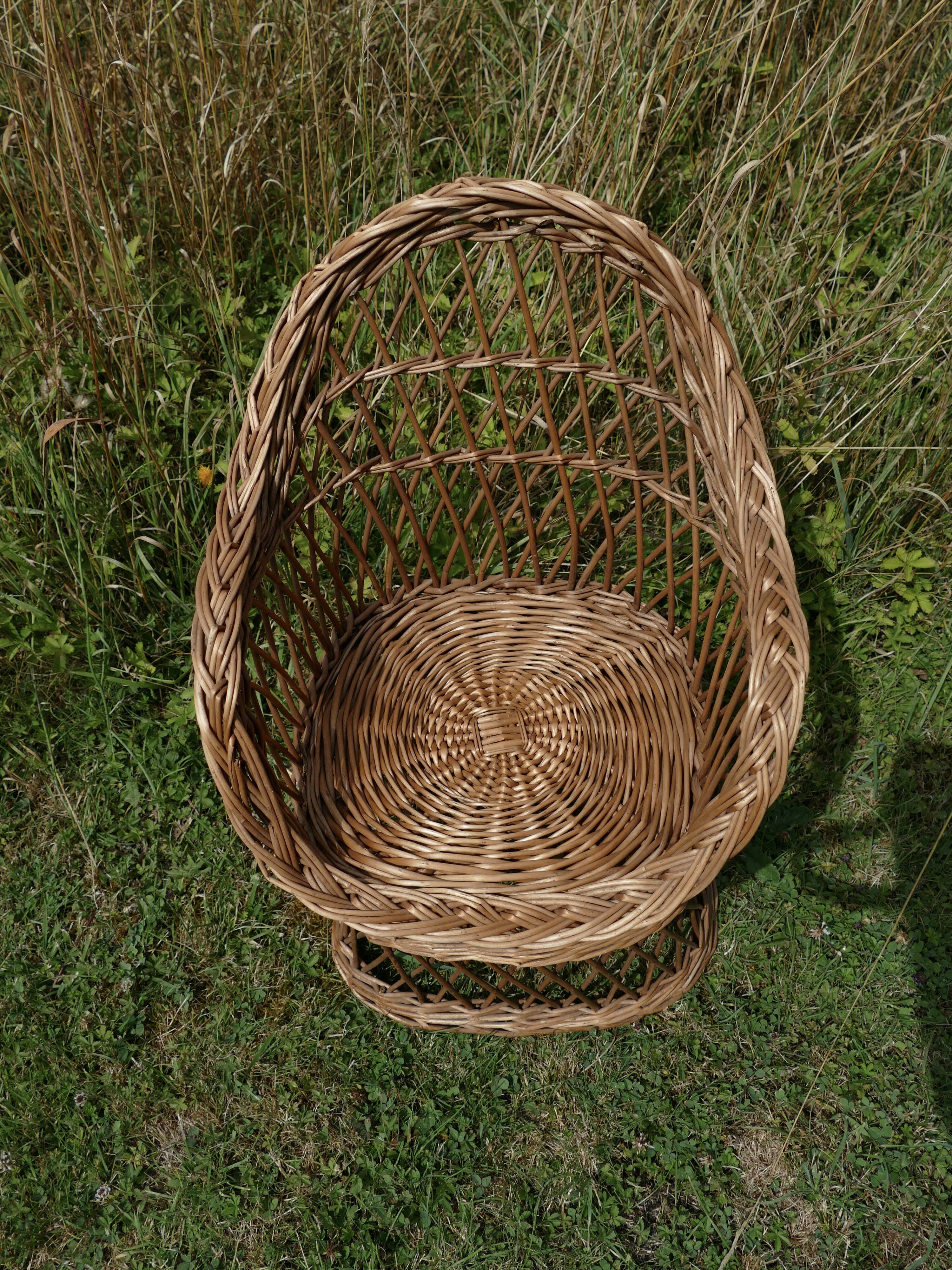 Fauteuil en osier pour enfant