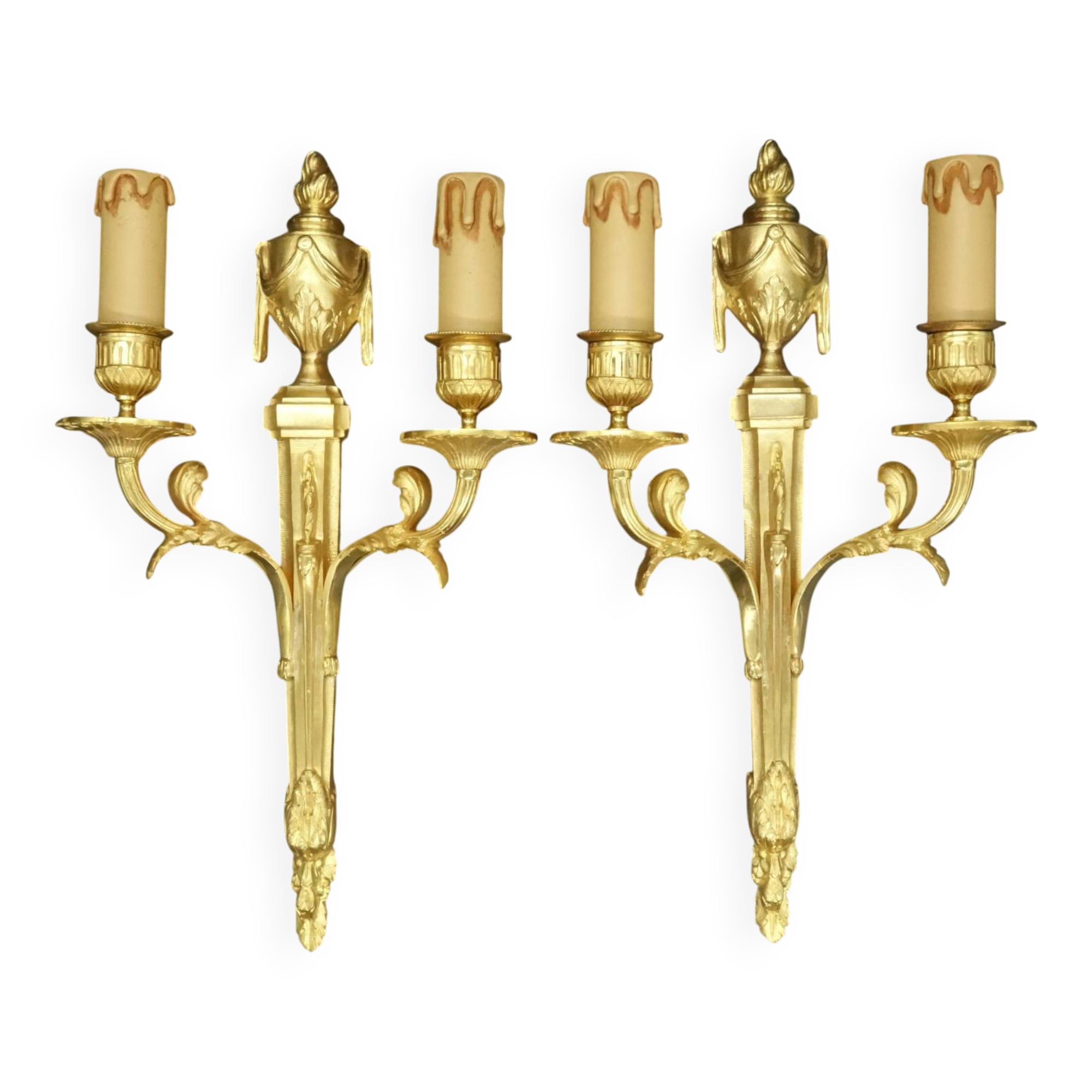 Pair of large Louis XVI style wall lights from the 19th century - gilded bronze