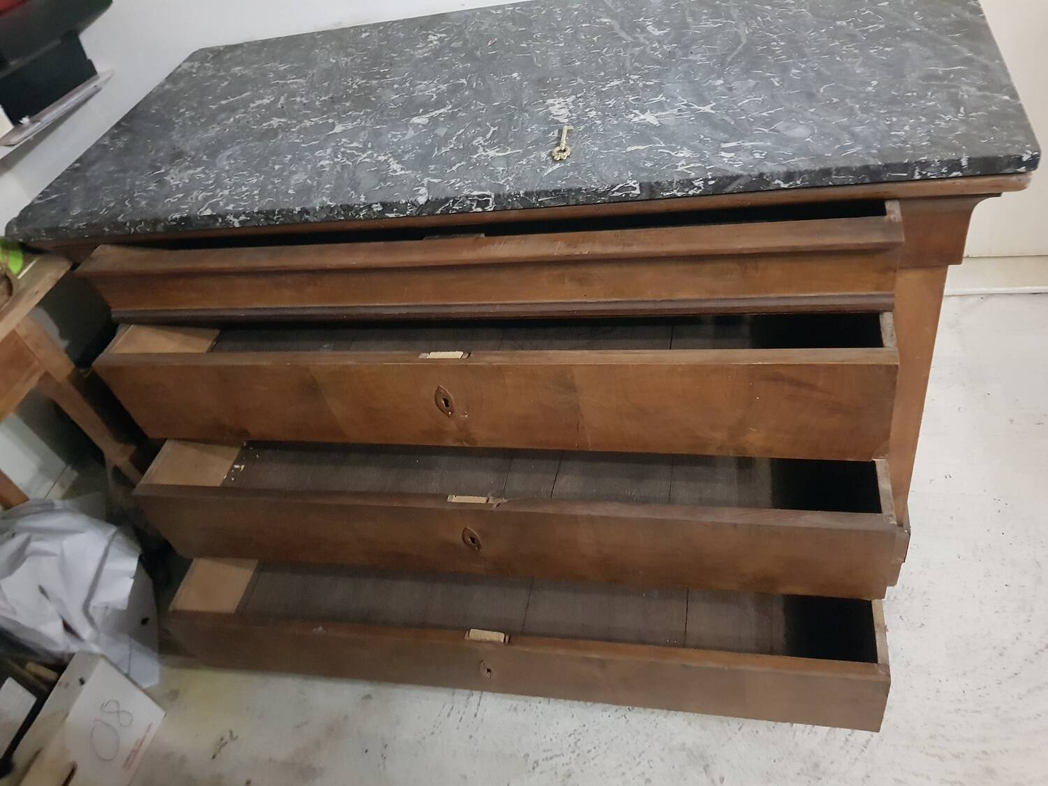 Louis Philippe chest of drawers with 4 drawers