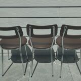 3 Chaises en skaï marron chocolat des années 1960-1970, estampillées.