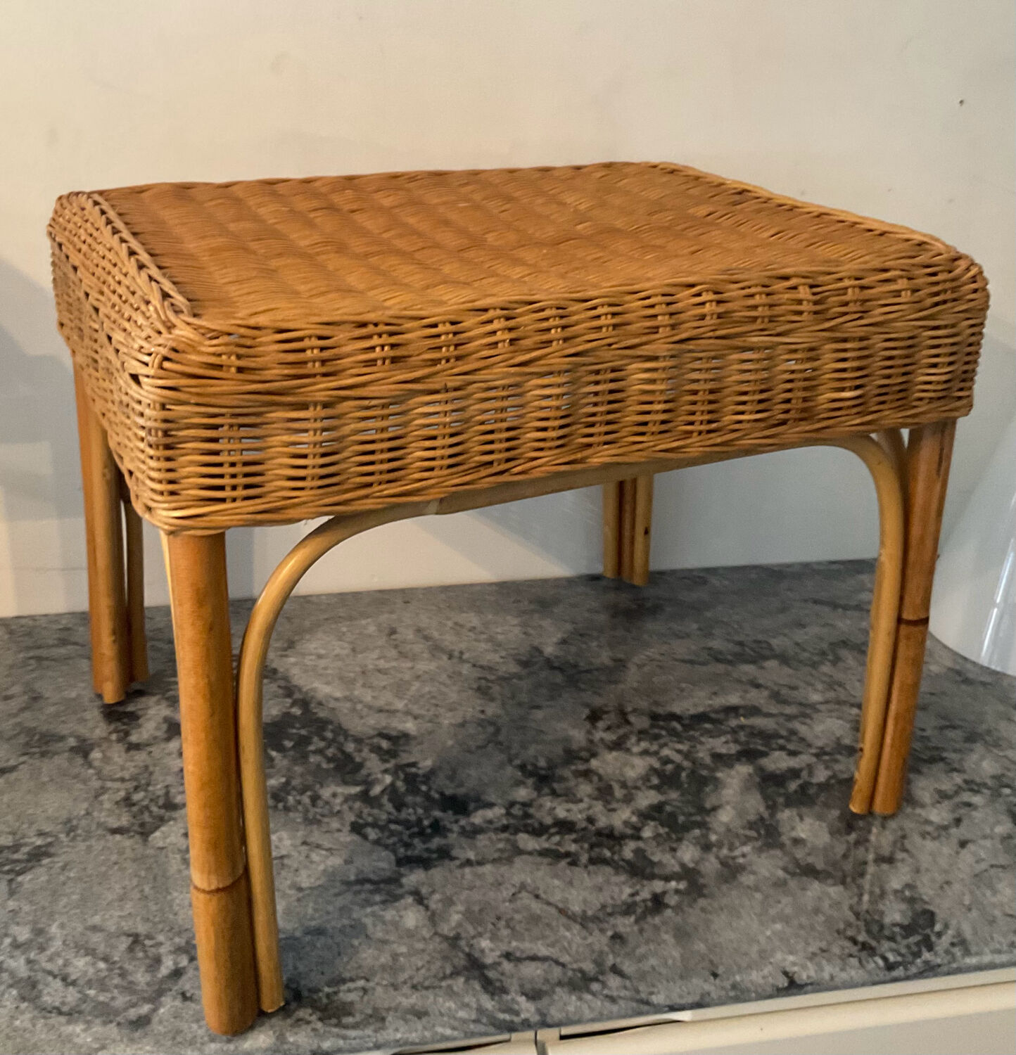 Ottoman vintage in rattan and woven wicker