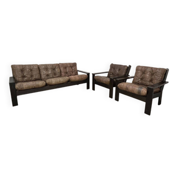 Salon canapé et fauteuils cuir et bois, années 70, style chalet brutaliste