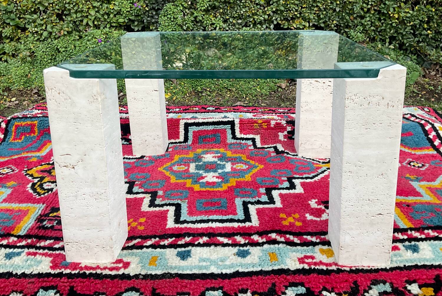 Table basse vintage en travertin et verre