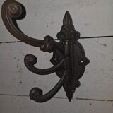Circular coat rack in cast iron