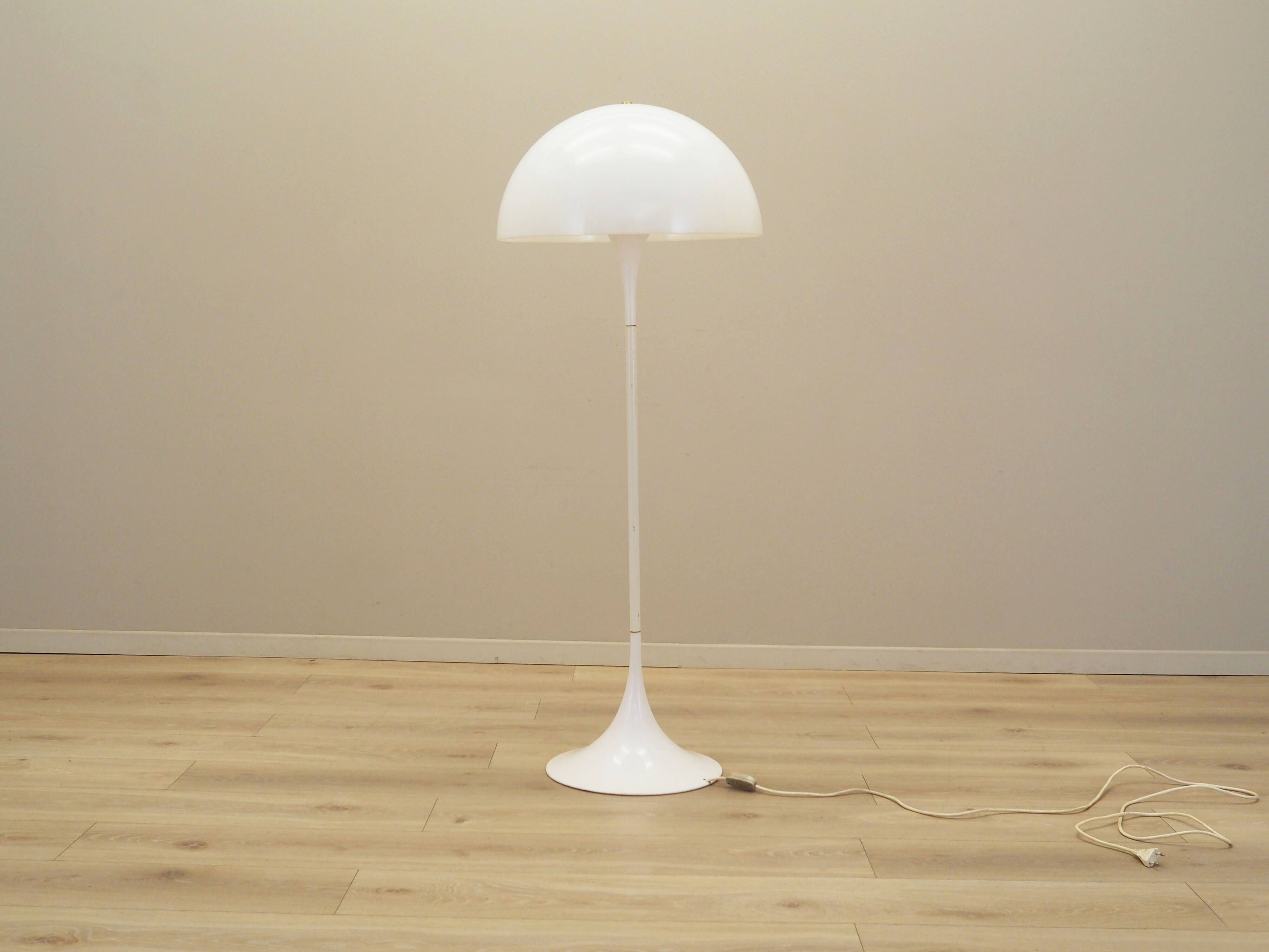 Floor lamp Panthella, Danish design, 1970s, manufacturer: Louis Poulsen, de