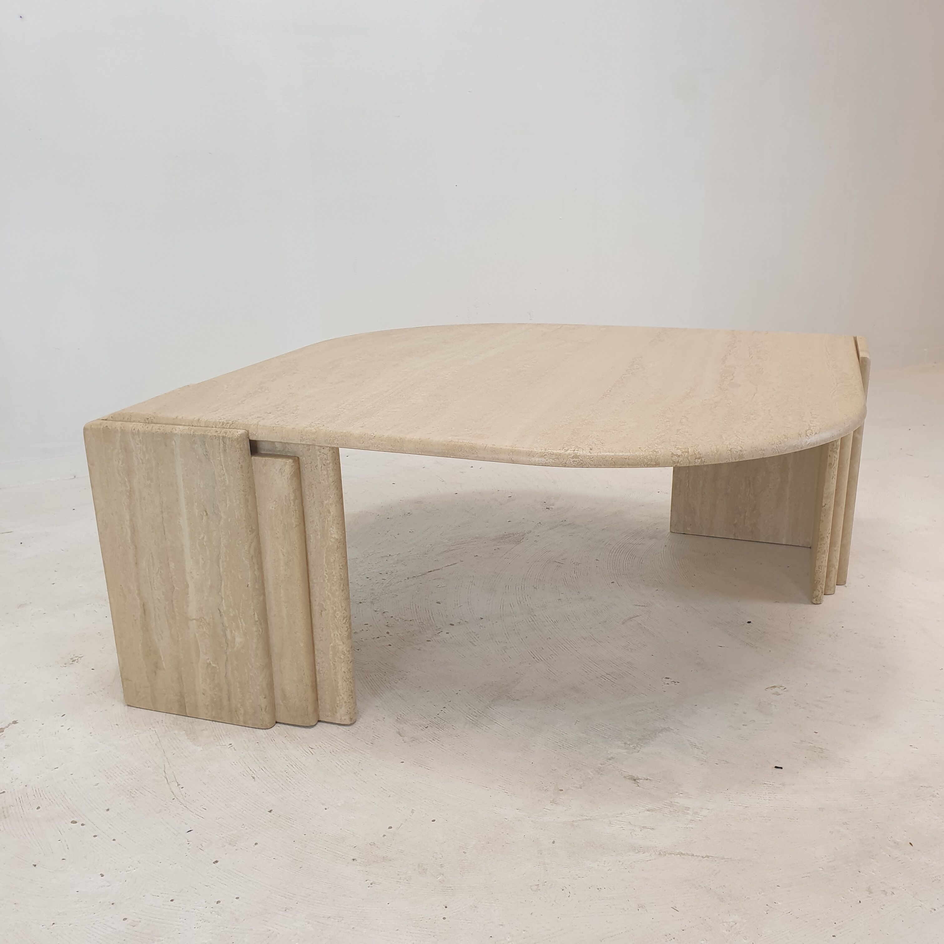 Table basse en travertin italien, années 1980