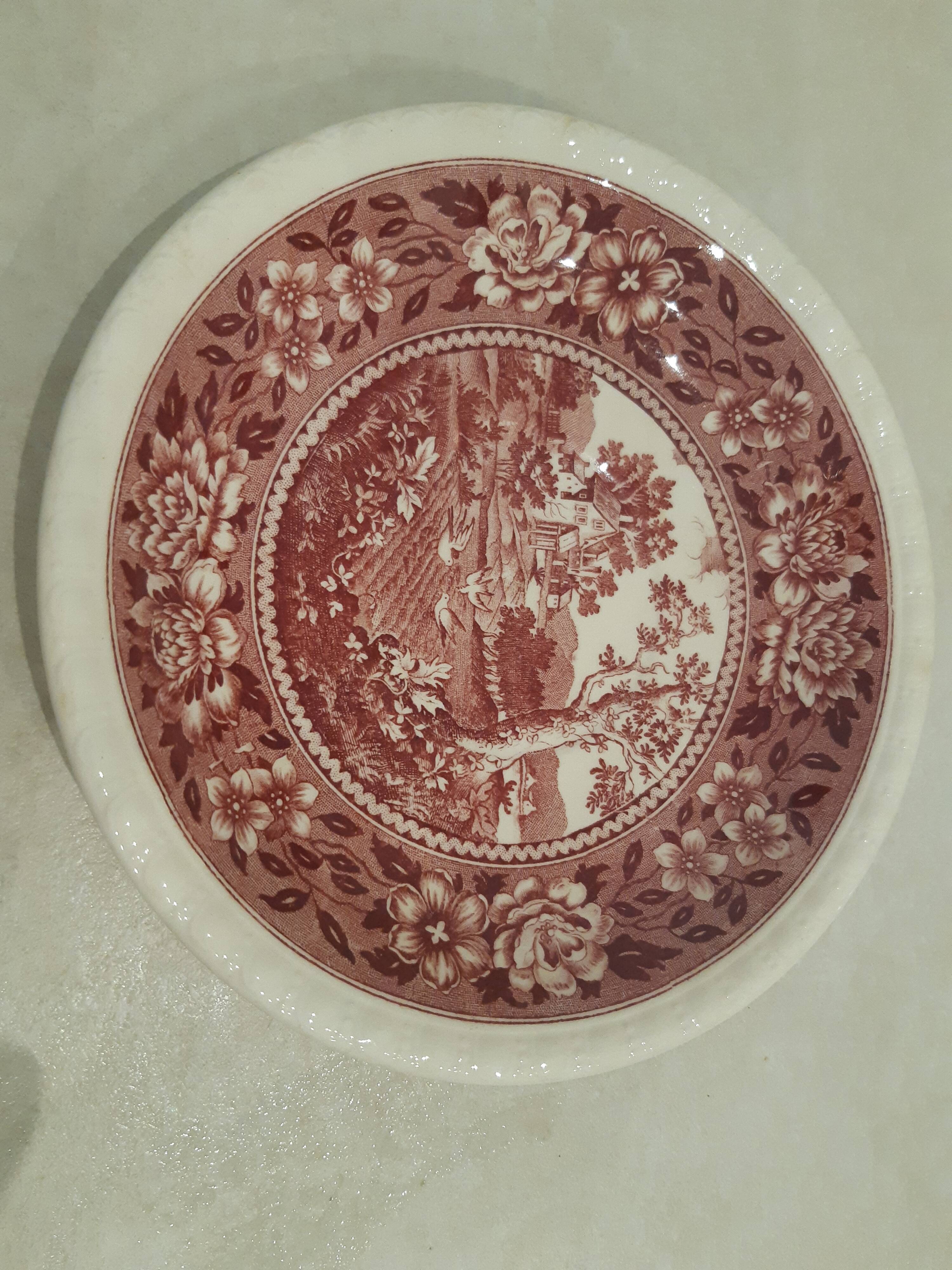 Old earthenware dessert plate, red country-style decoration by Villeroy and Boch.