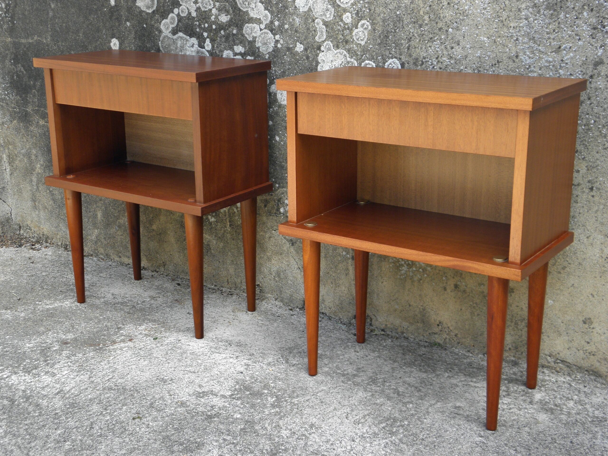 Pair of bedside tables feet spindles 70s