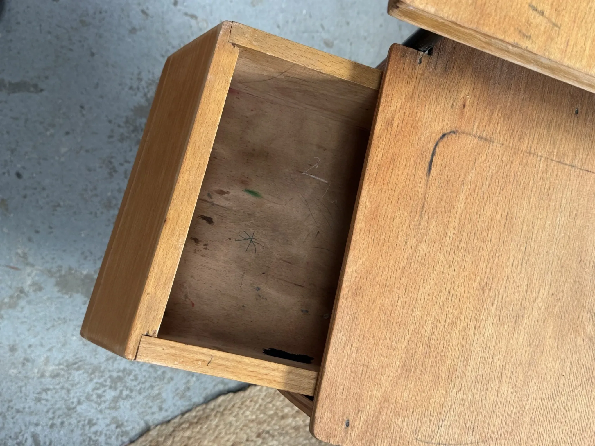 Children's desk