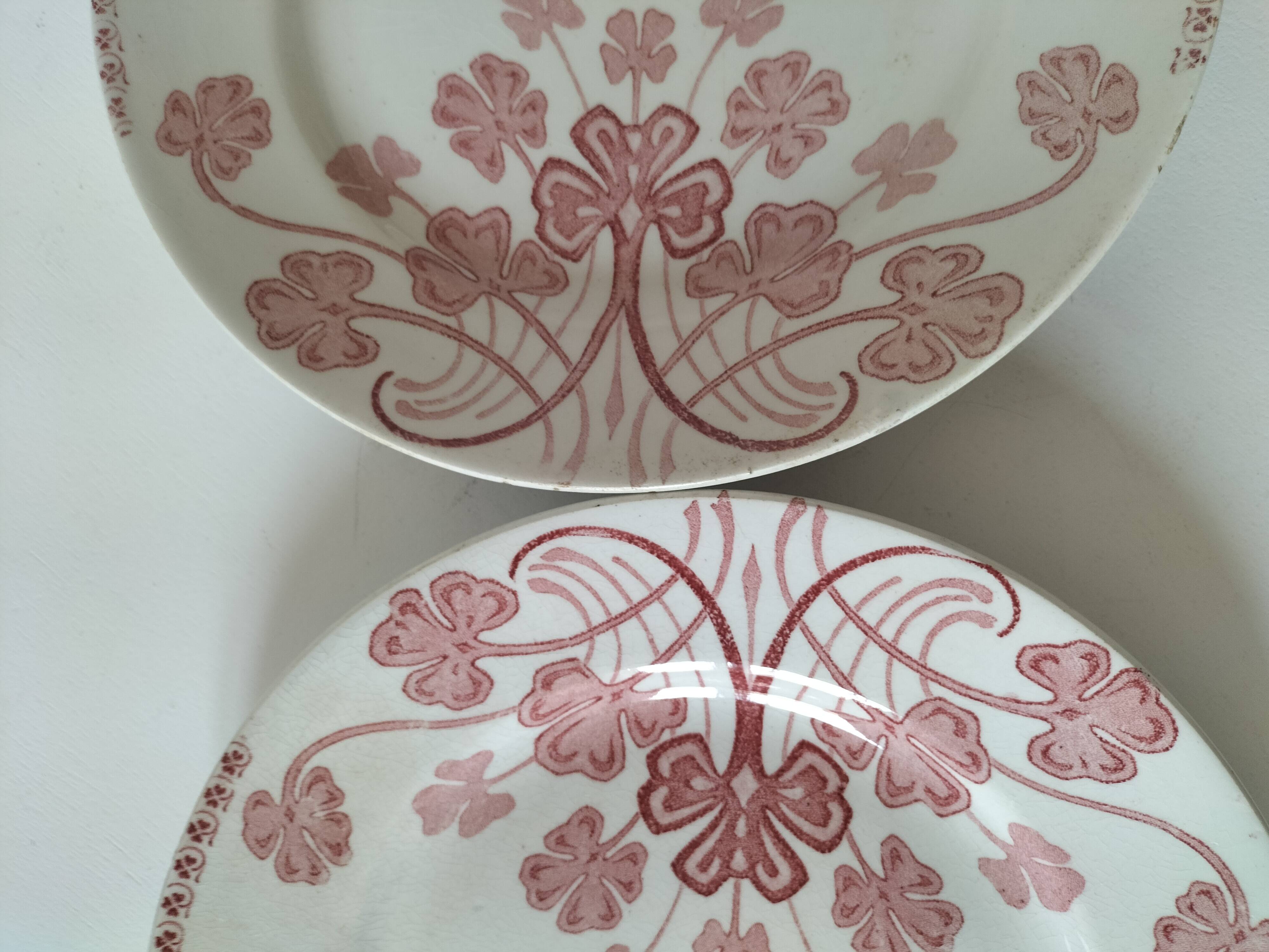 Duo of Lunéville flat plates, Lucien model – Clover decoration, early 20th century
