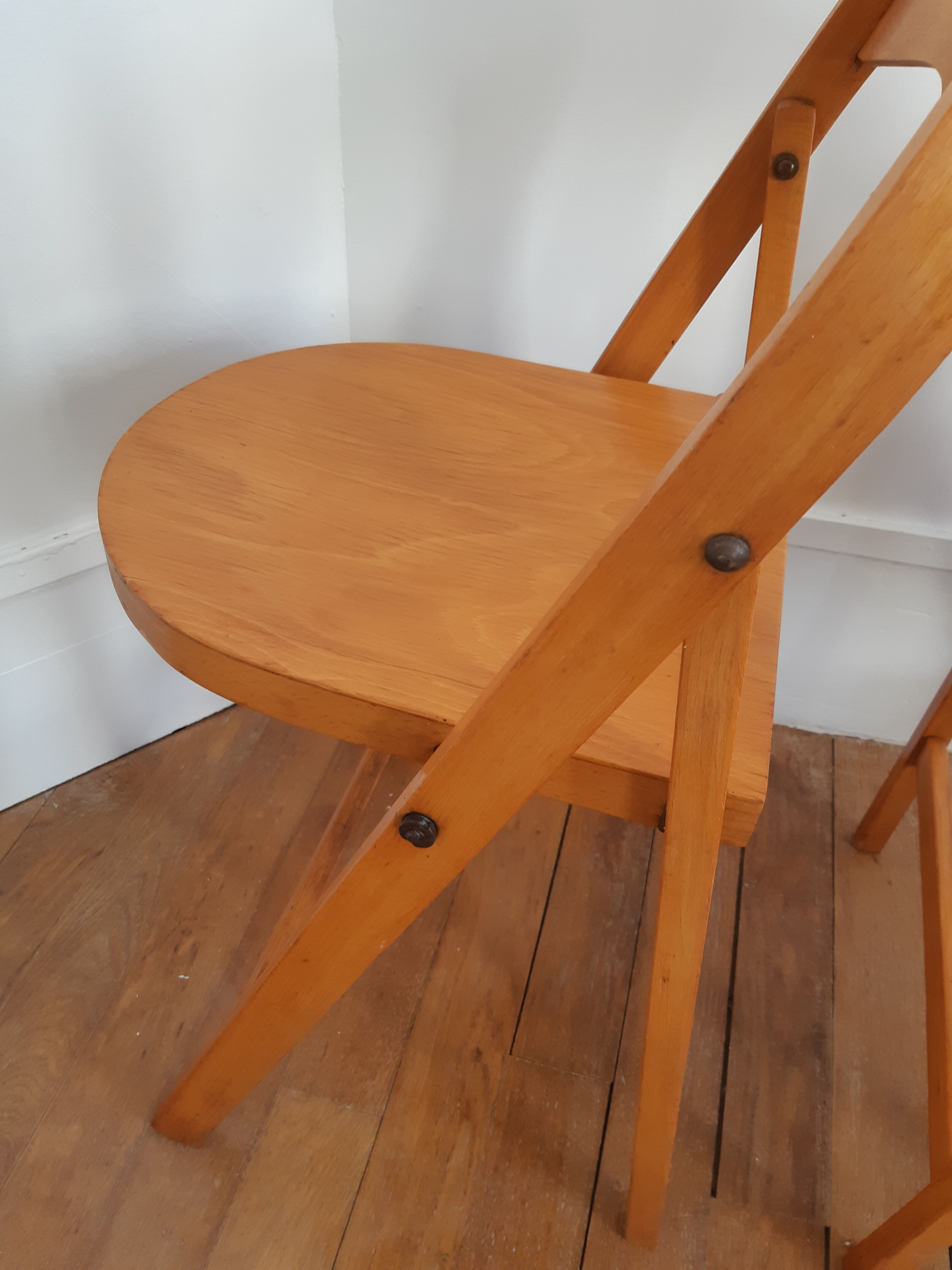 Lot of 2 folding chairs tunaet B751