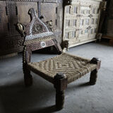 Chaise en bois sculpté et corde