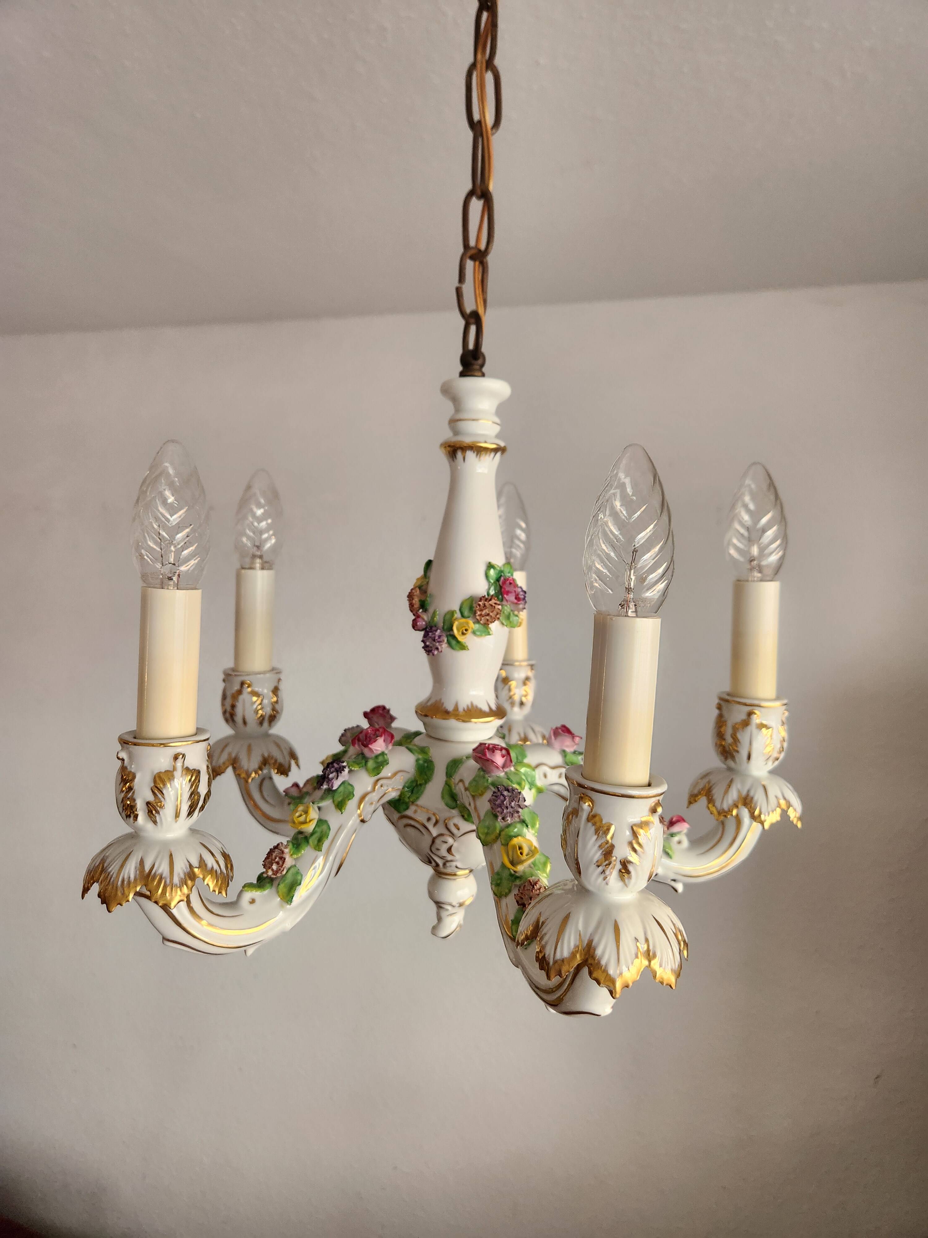 Handgeformt vergoldet vintage Porzellan Kronleuchter Capodimonte 1960er