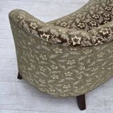 Canapé danois courbé 2 places des années 1960, velours d'ameublement vert, bois de hêtre.