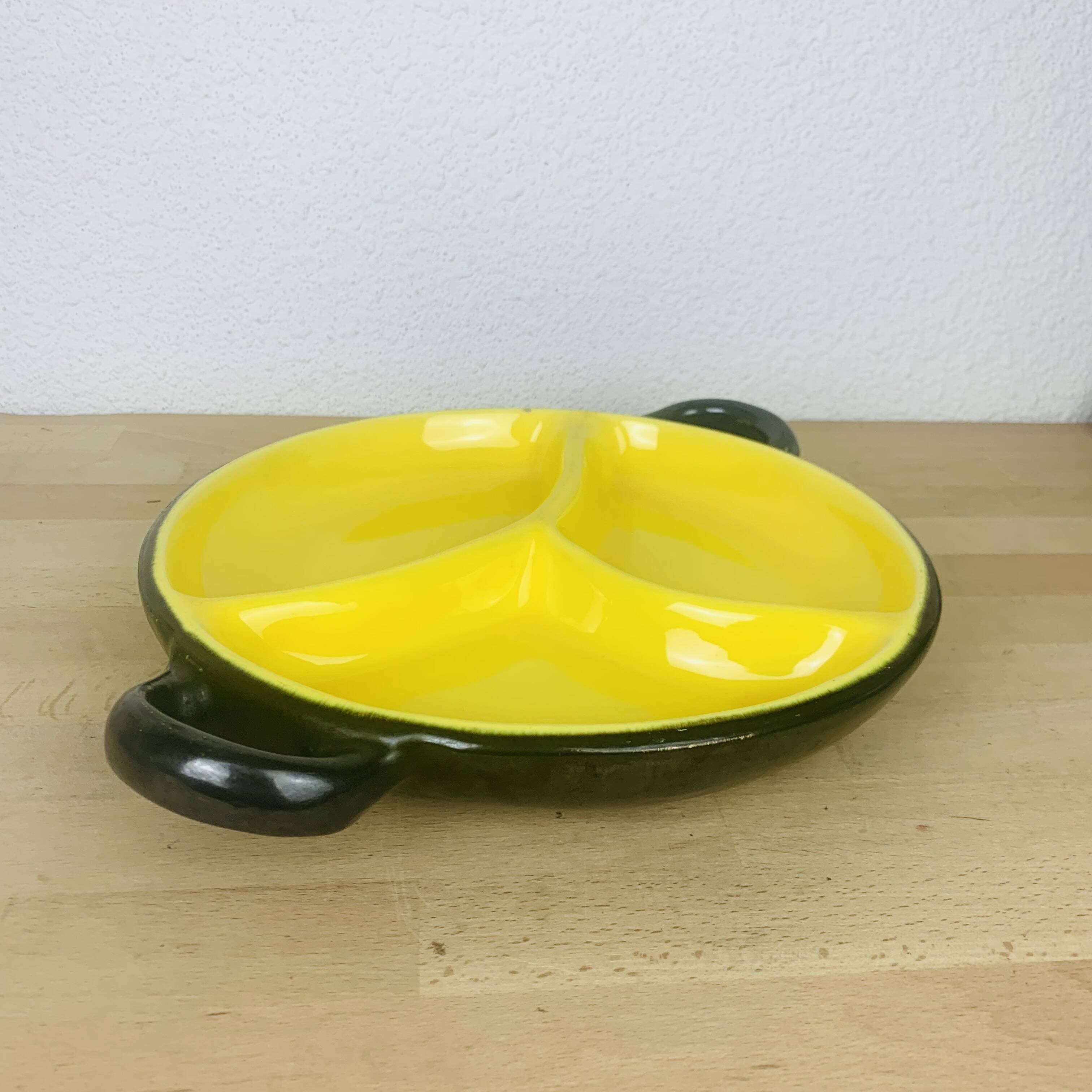 Round ceramic dish from the 50s, black and yellow