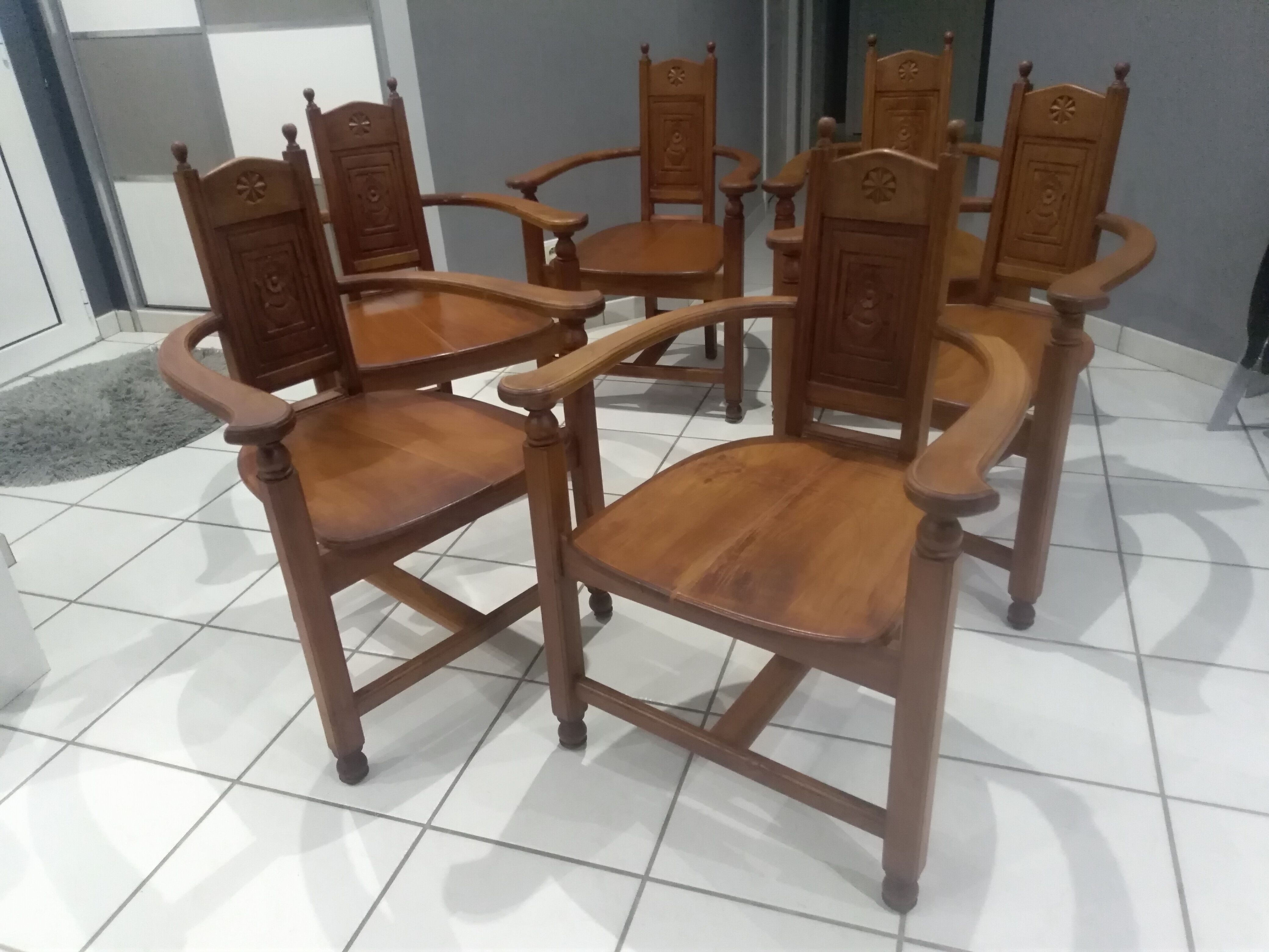 Set of 6 walnut armchairs from the early 20th century