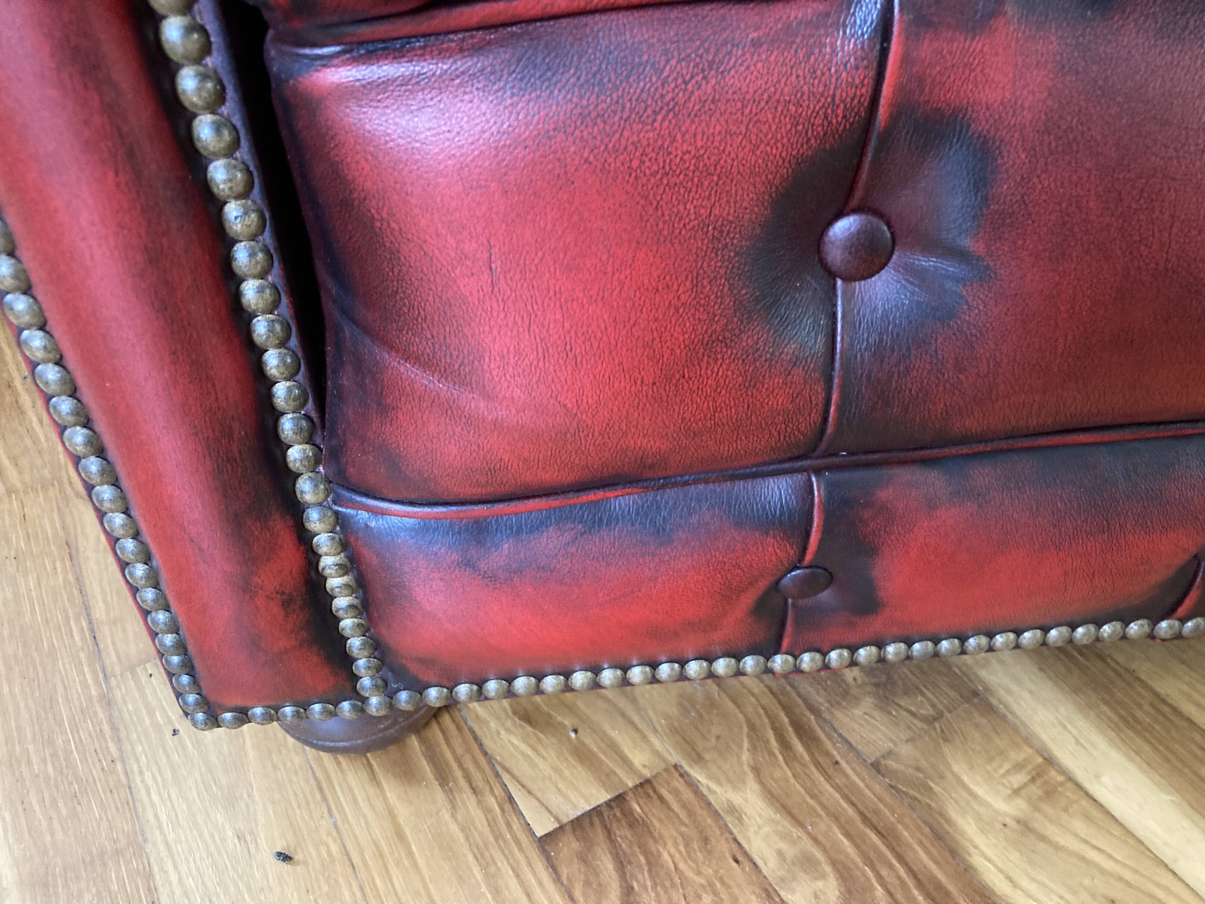 Chesterfield sofa 3-seater and its 2 armchairs
