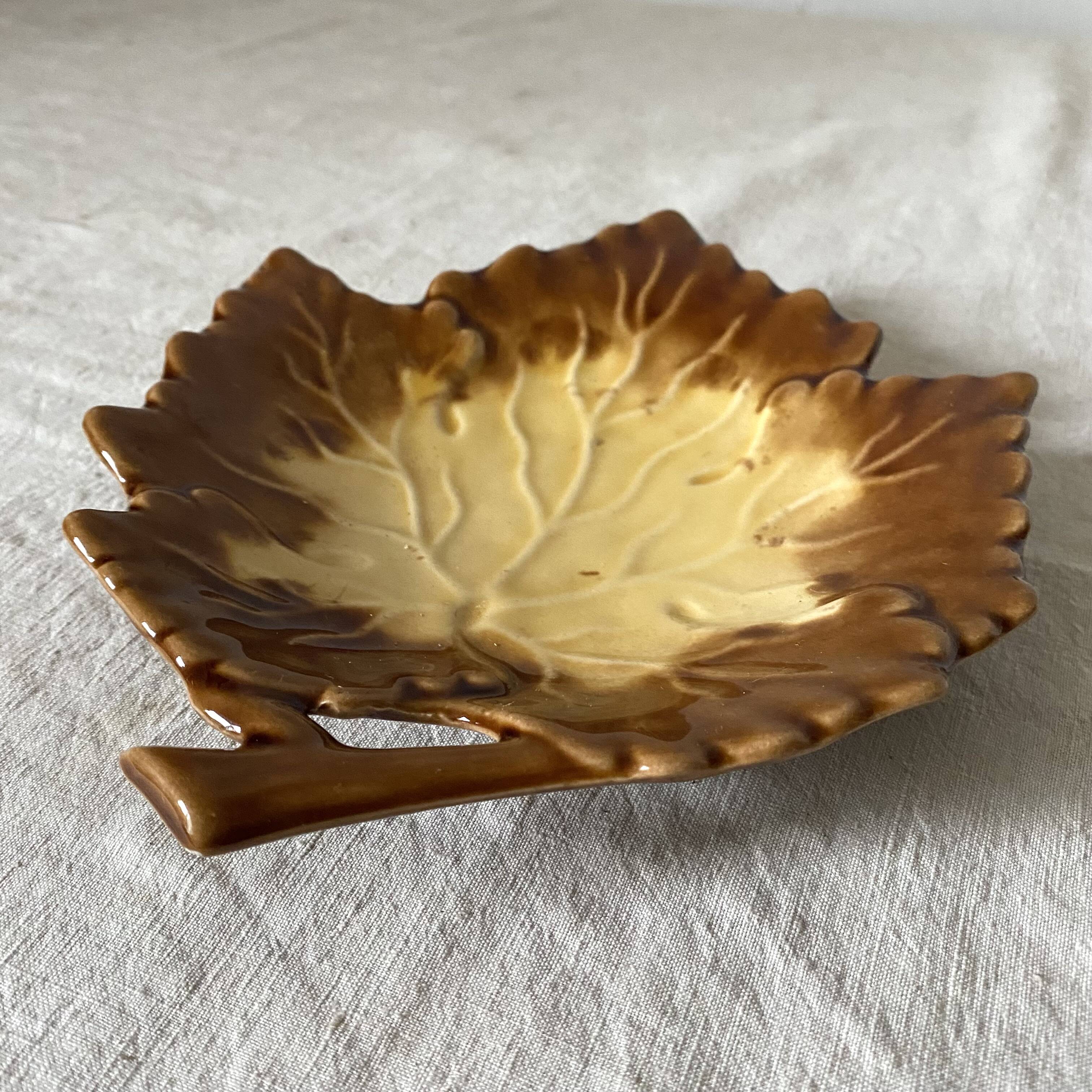 Plat vide poche feuille en céramique