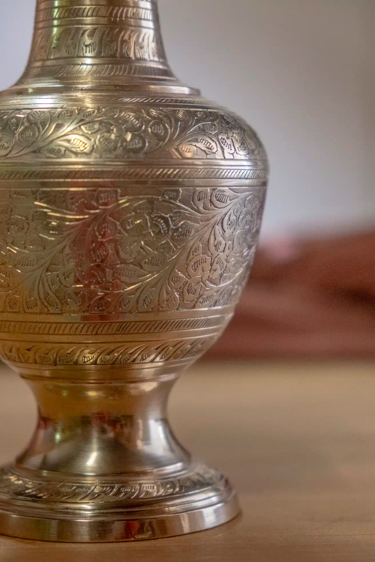 Brass vase "Éléonore"