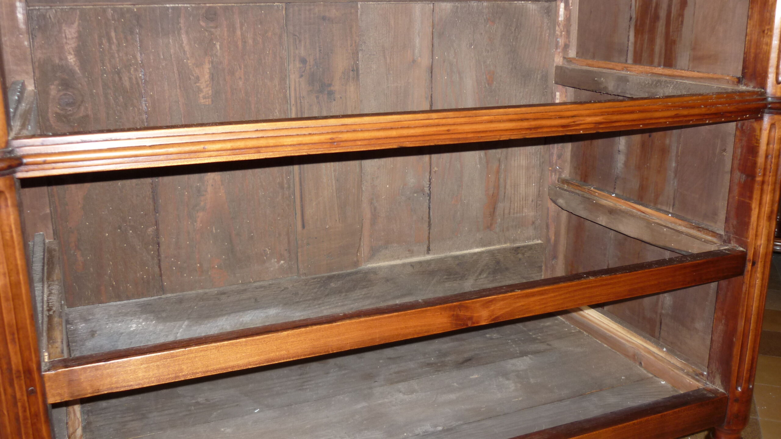 Louis XVI dresser 19th century fruit wood