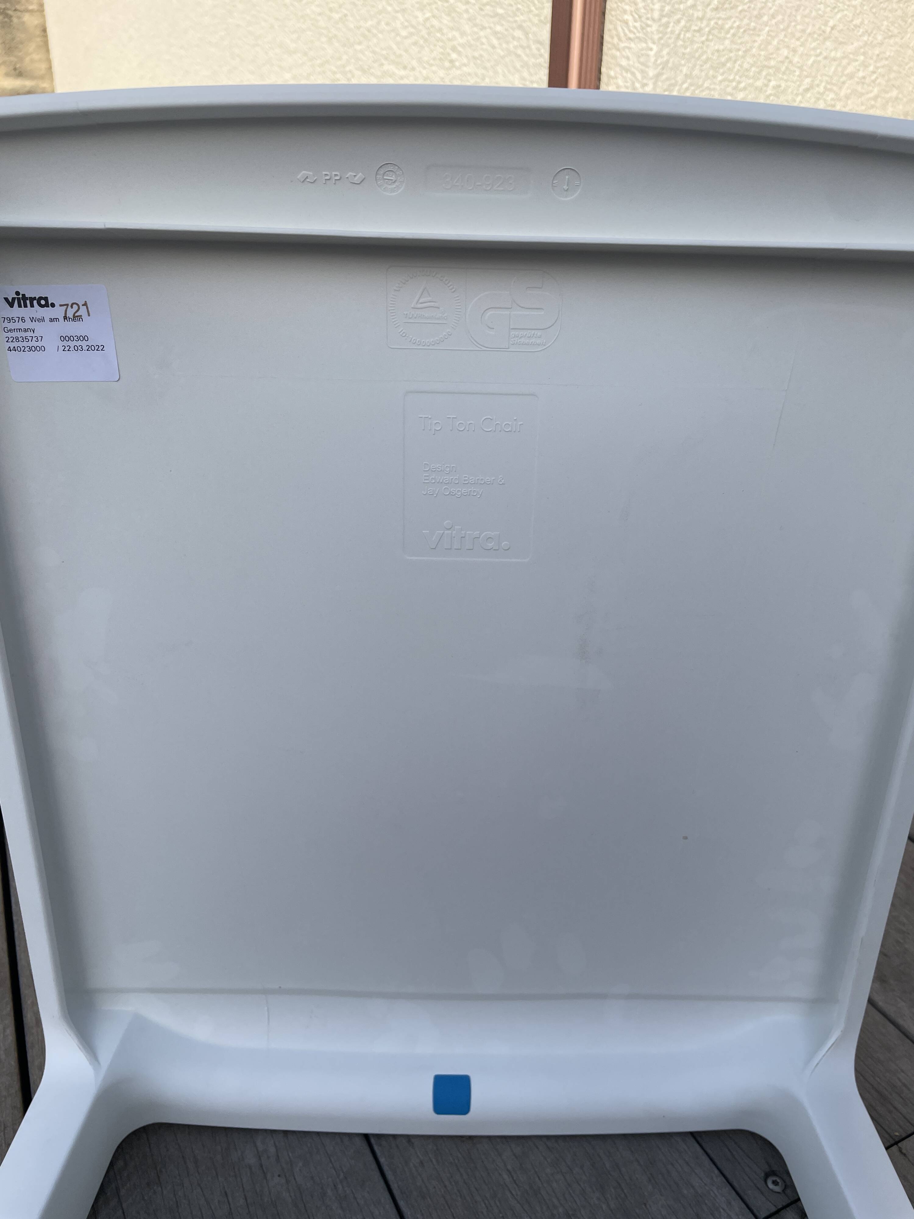 Vitra Tip Ton chair in white – design by Barber & Osgerby