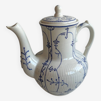 Boch La Louvière teapot model Copenhagen