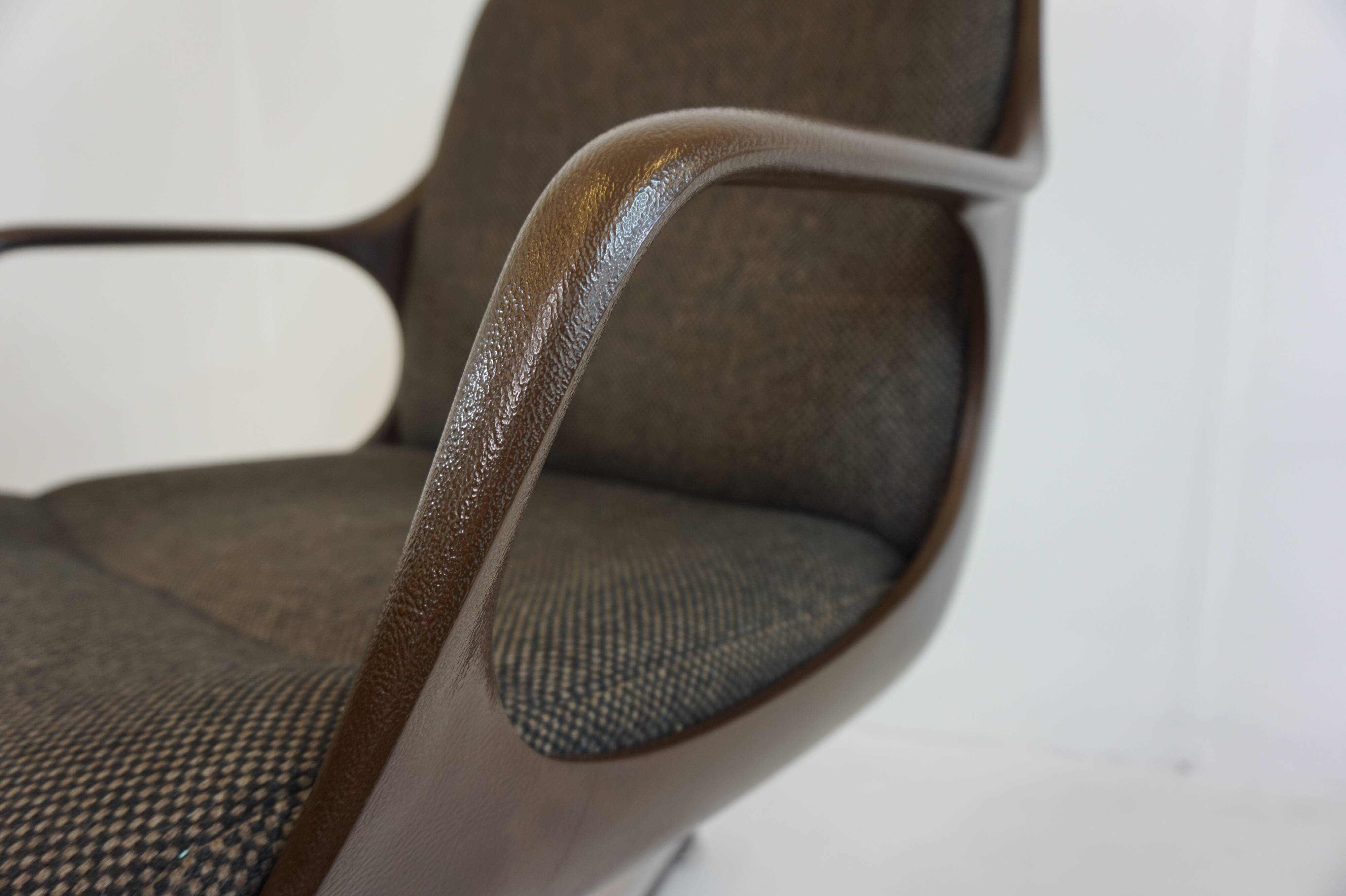 Set of 5 Chromcraft office armchairs