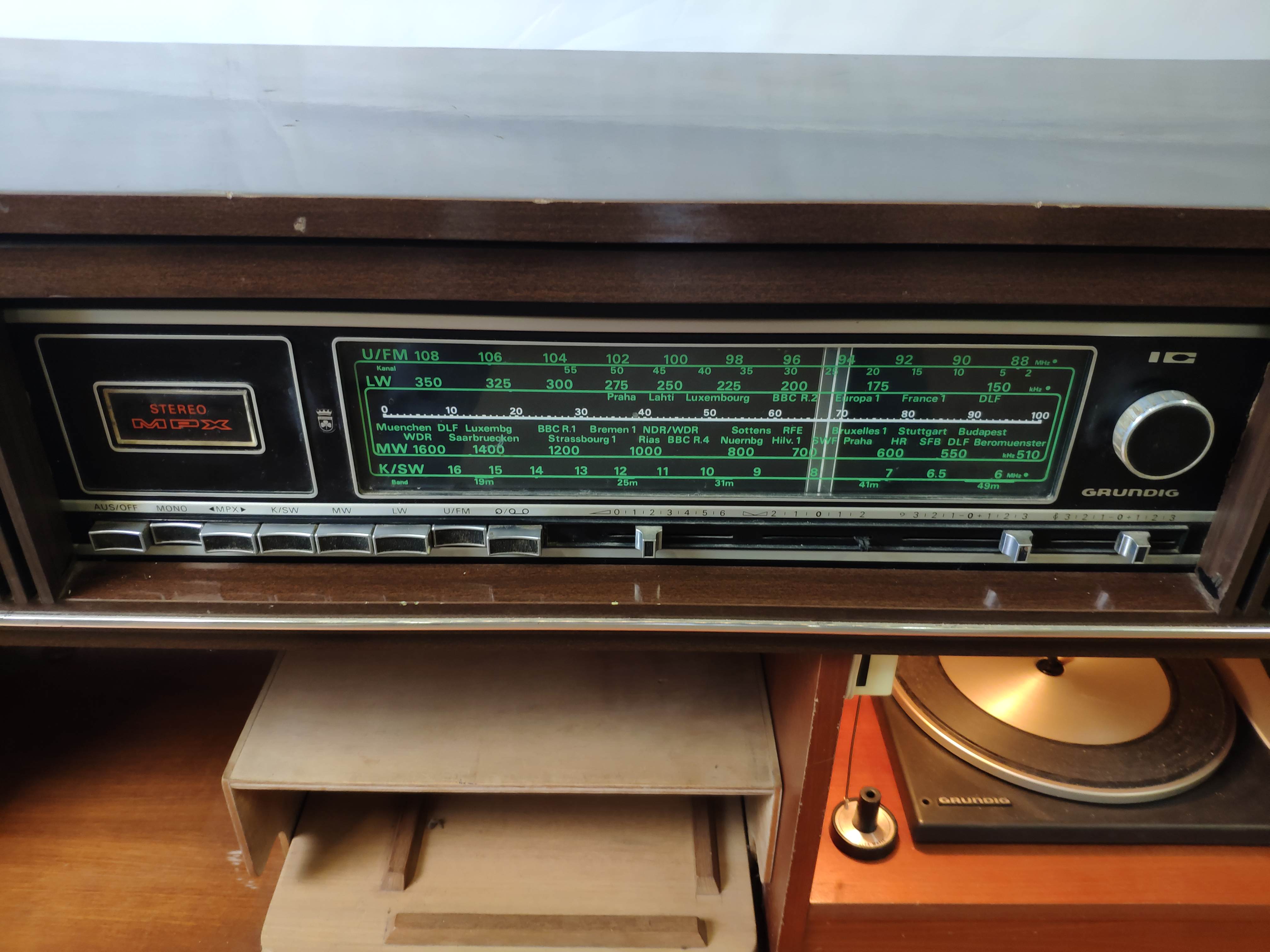 Meuble radio Grundig vintage MPX