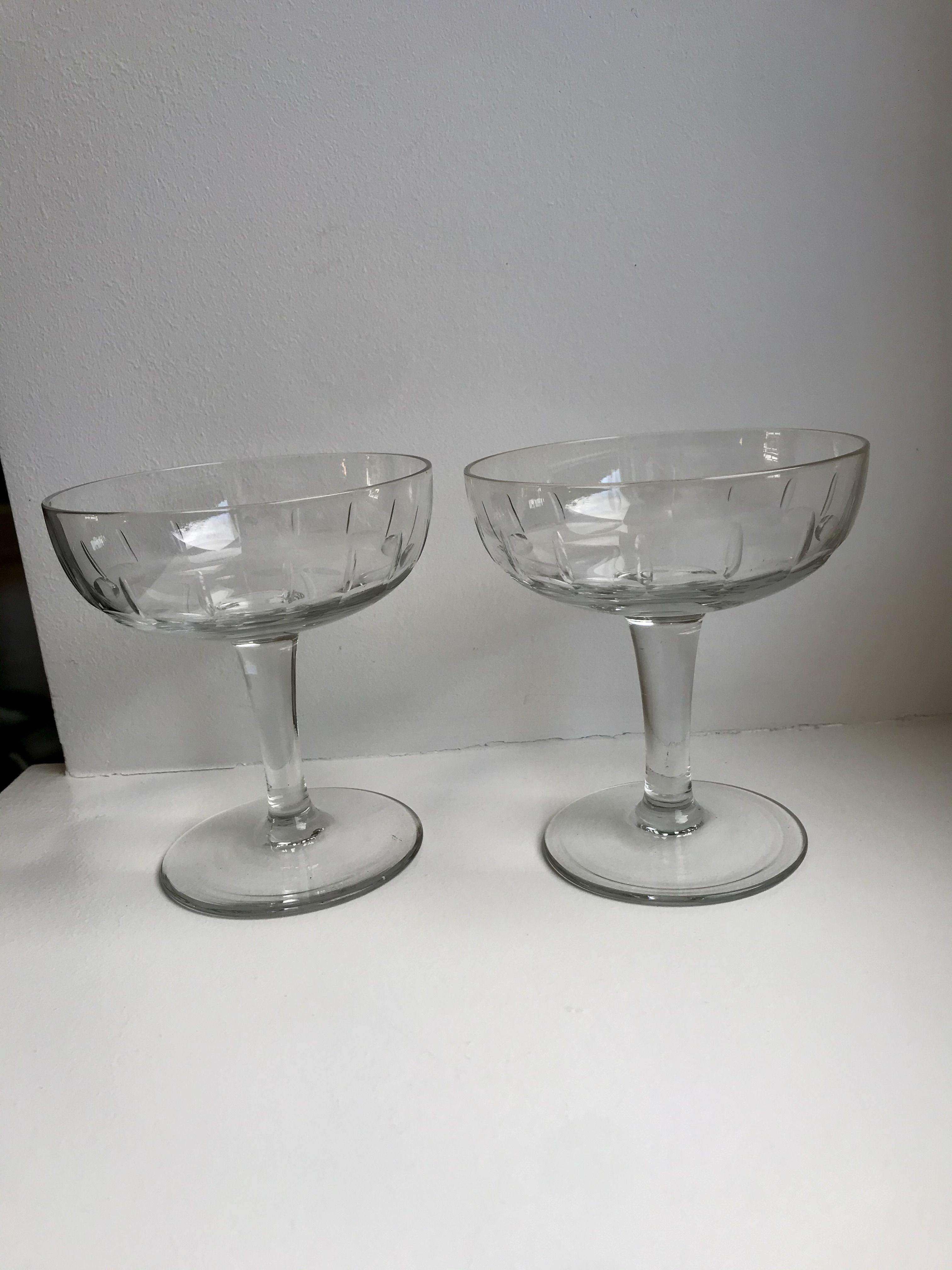 Set of 6 depicted art deco engraved crystal champagne glasses mismatched 50s