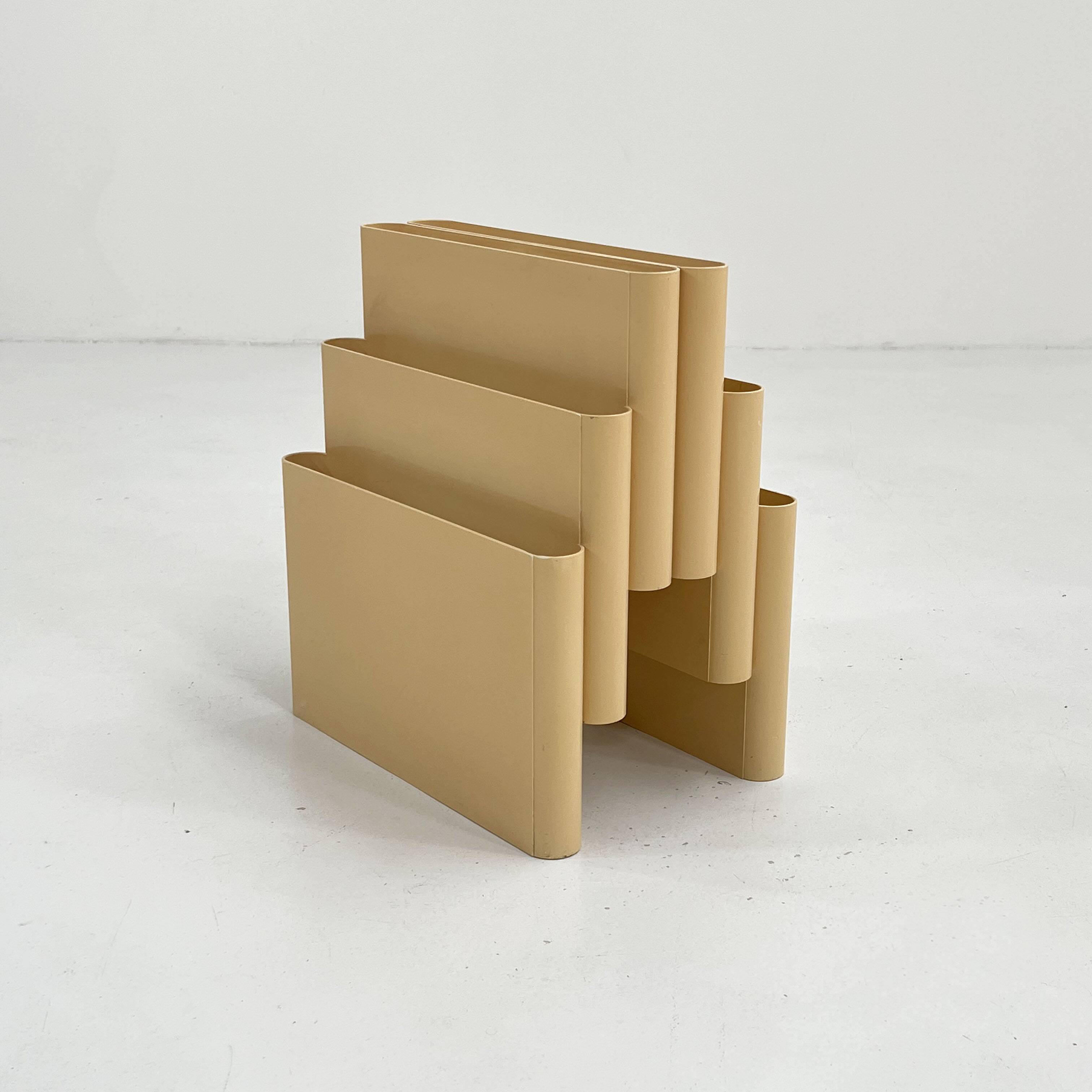 Beige magazine rack by Giotto Stoppino for Kartell, 1970