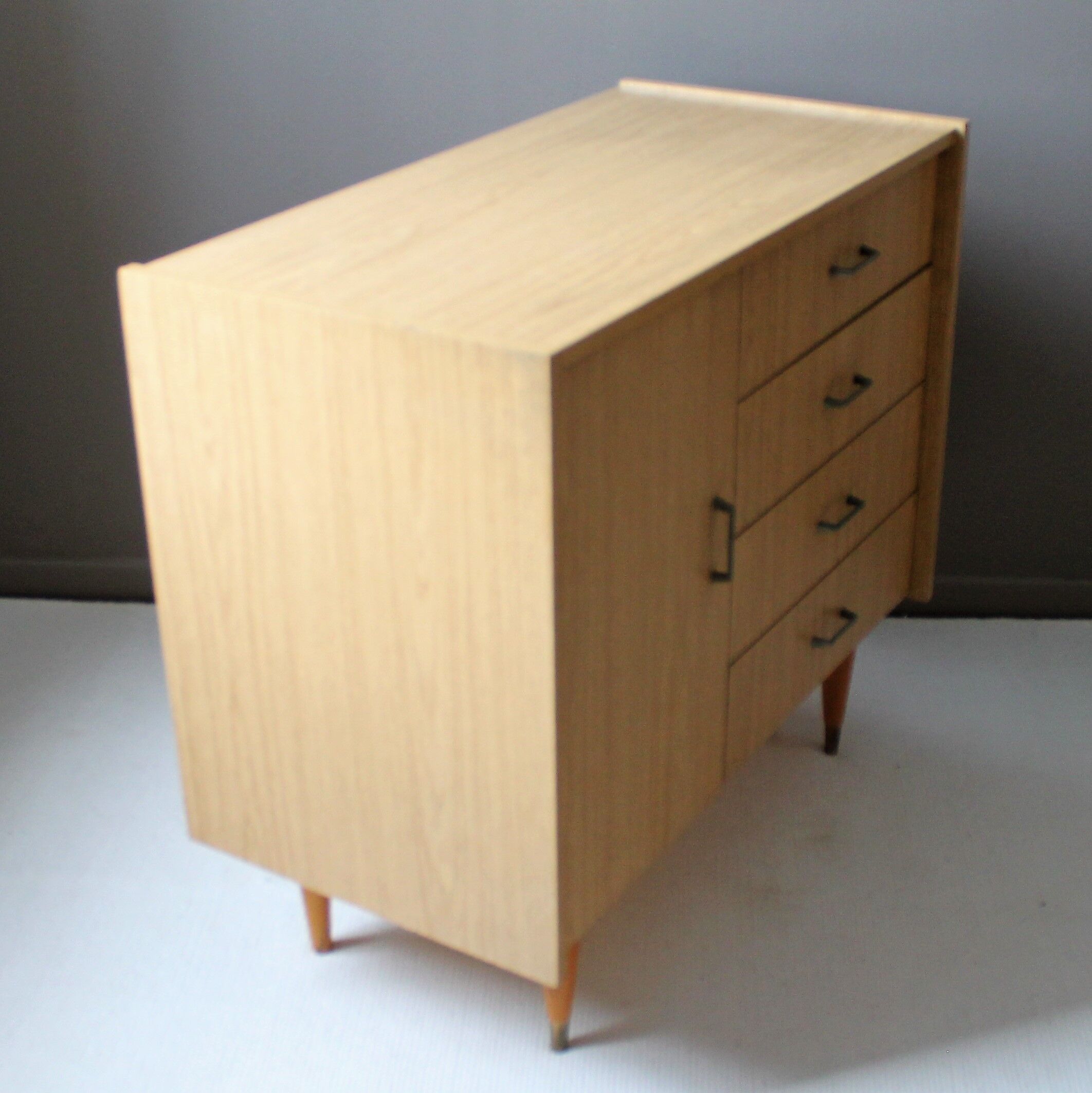 Low buffet vinatge formica fake wood