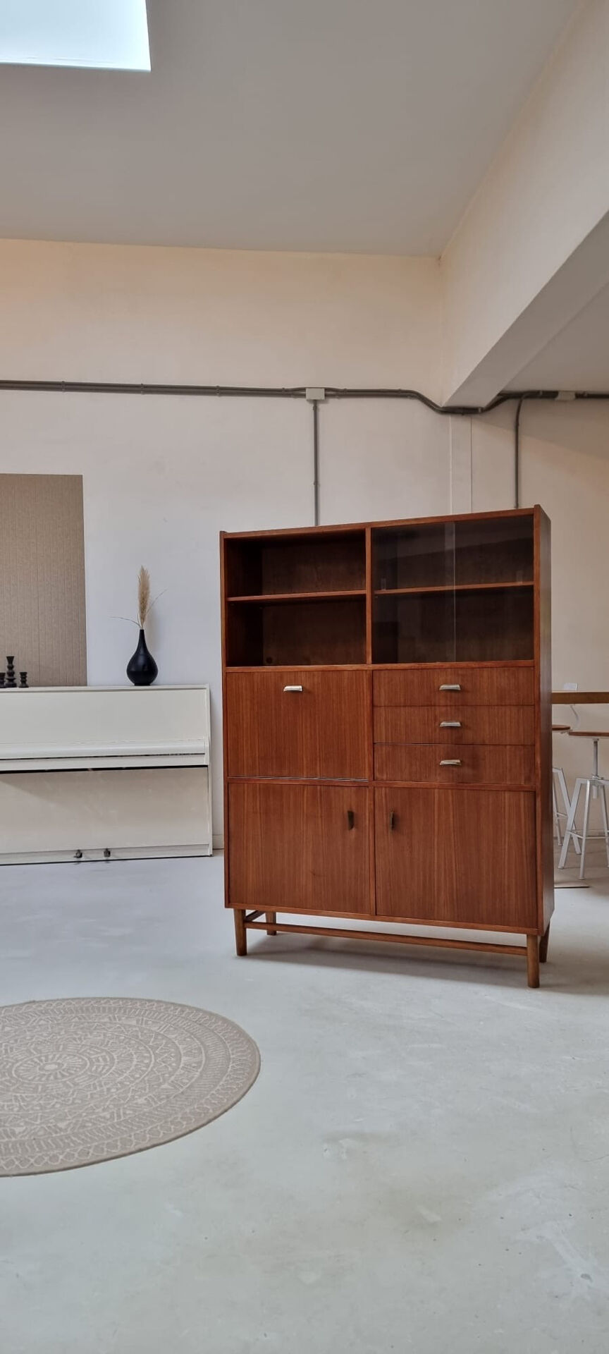 Highboard du milieu du siècle