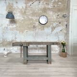 Carpenter's workbench in solid beech wood.