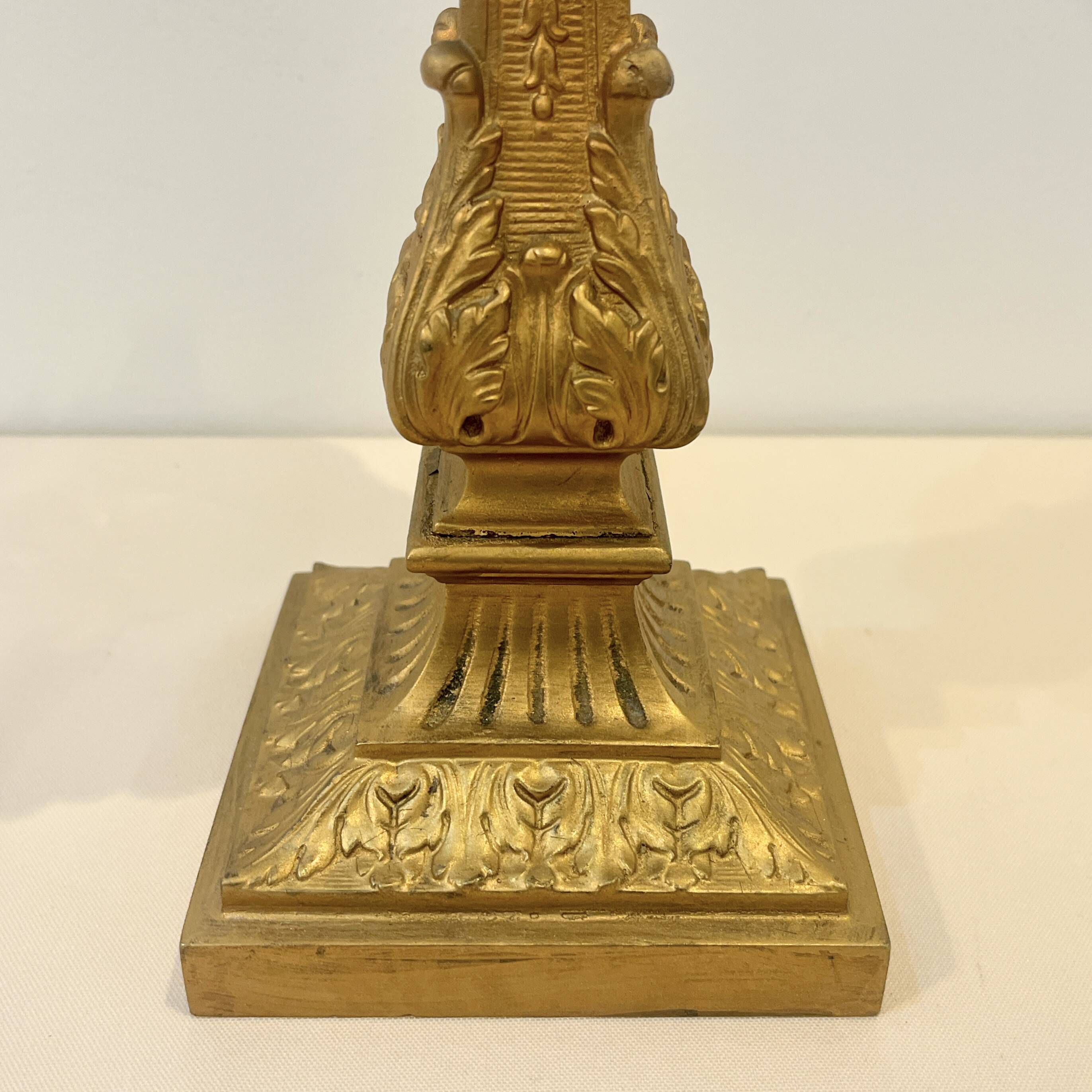 lampe chandelier en bronze doré XIXe avec globe en verre pointe de diamant
