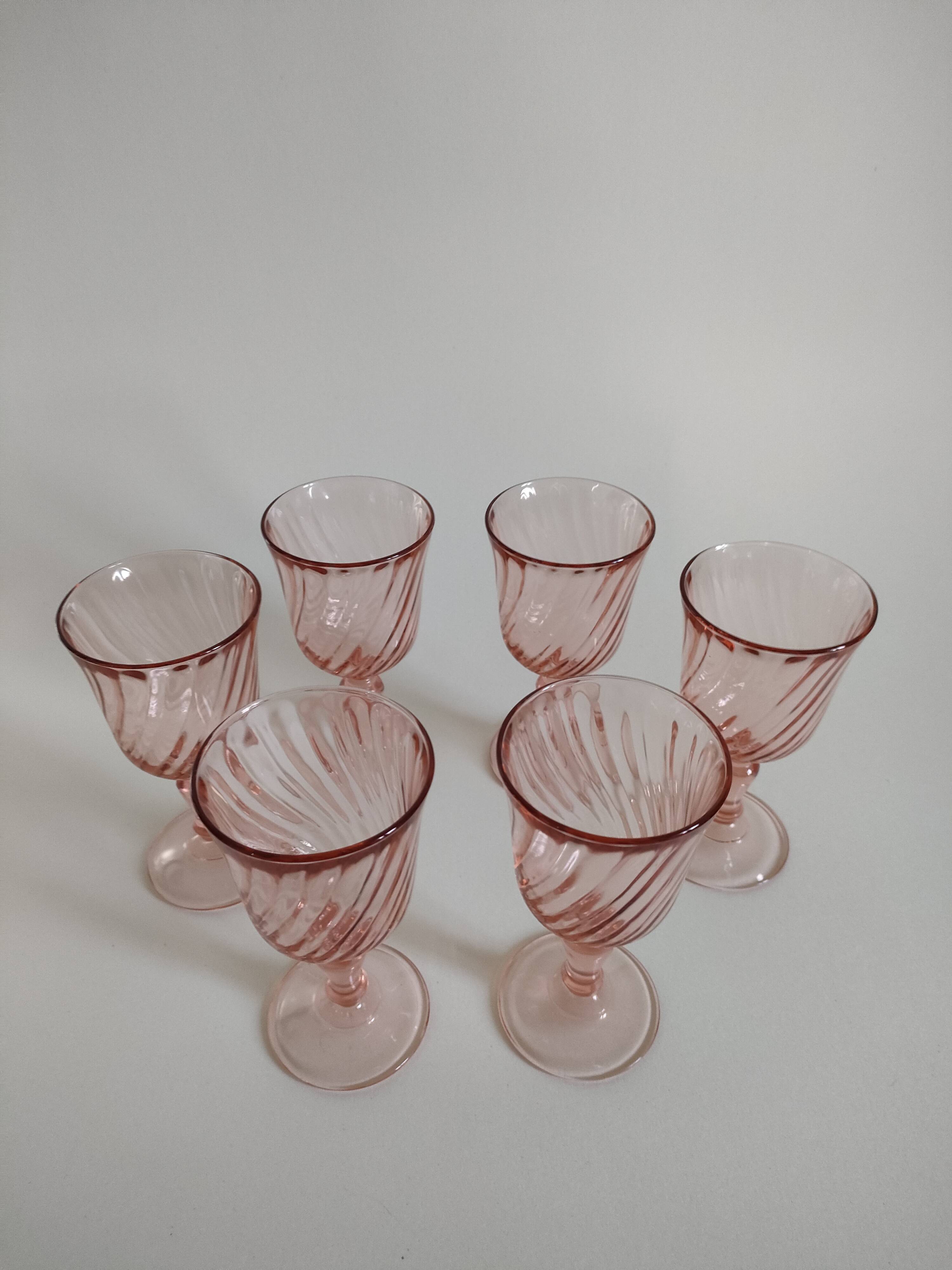6 verres à vin rose