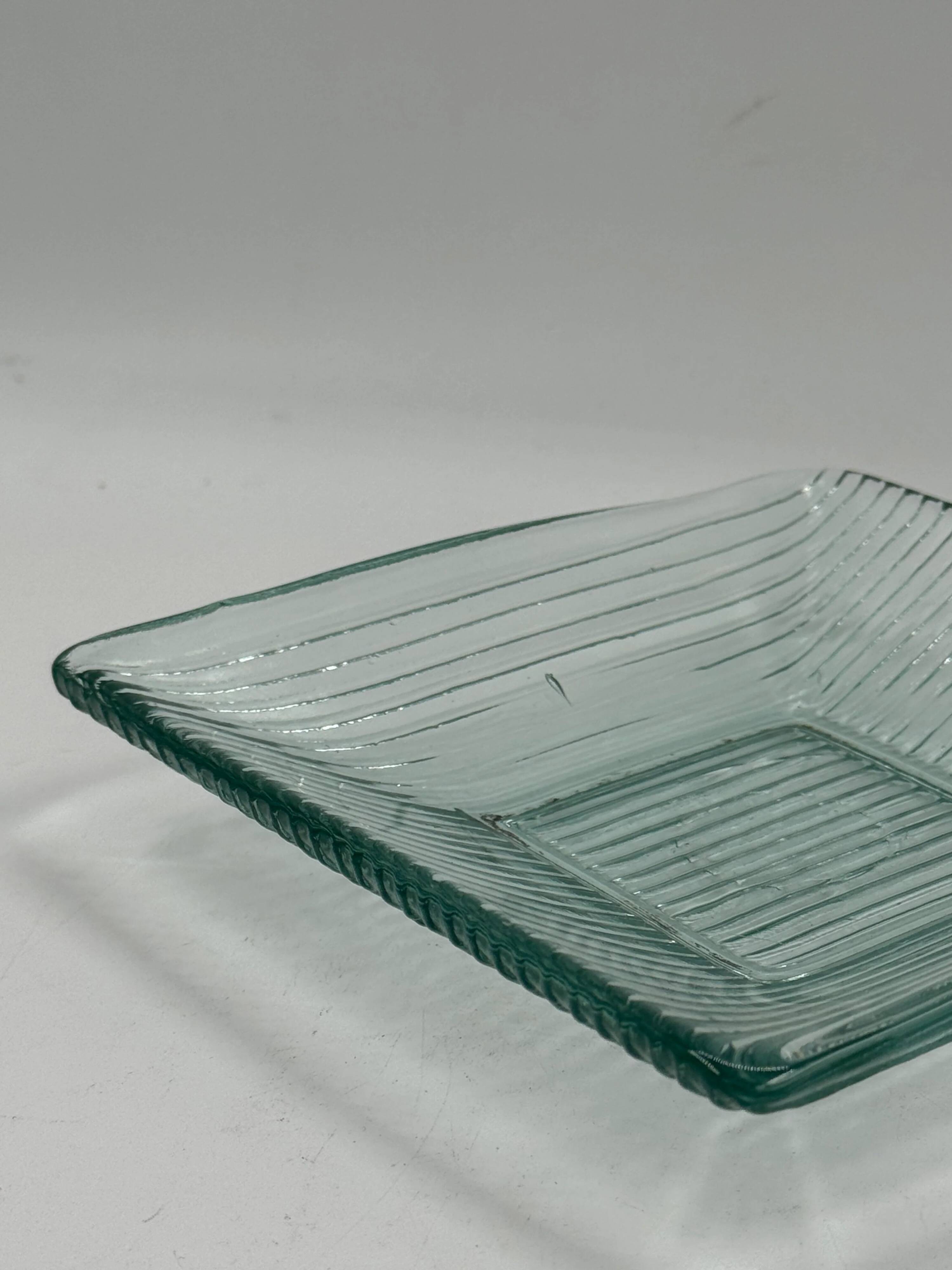 Plateau carré vintage en verre strié