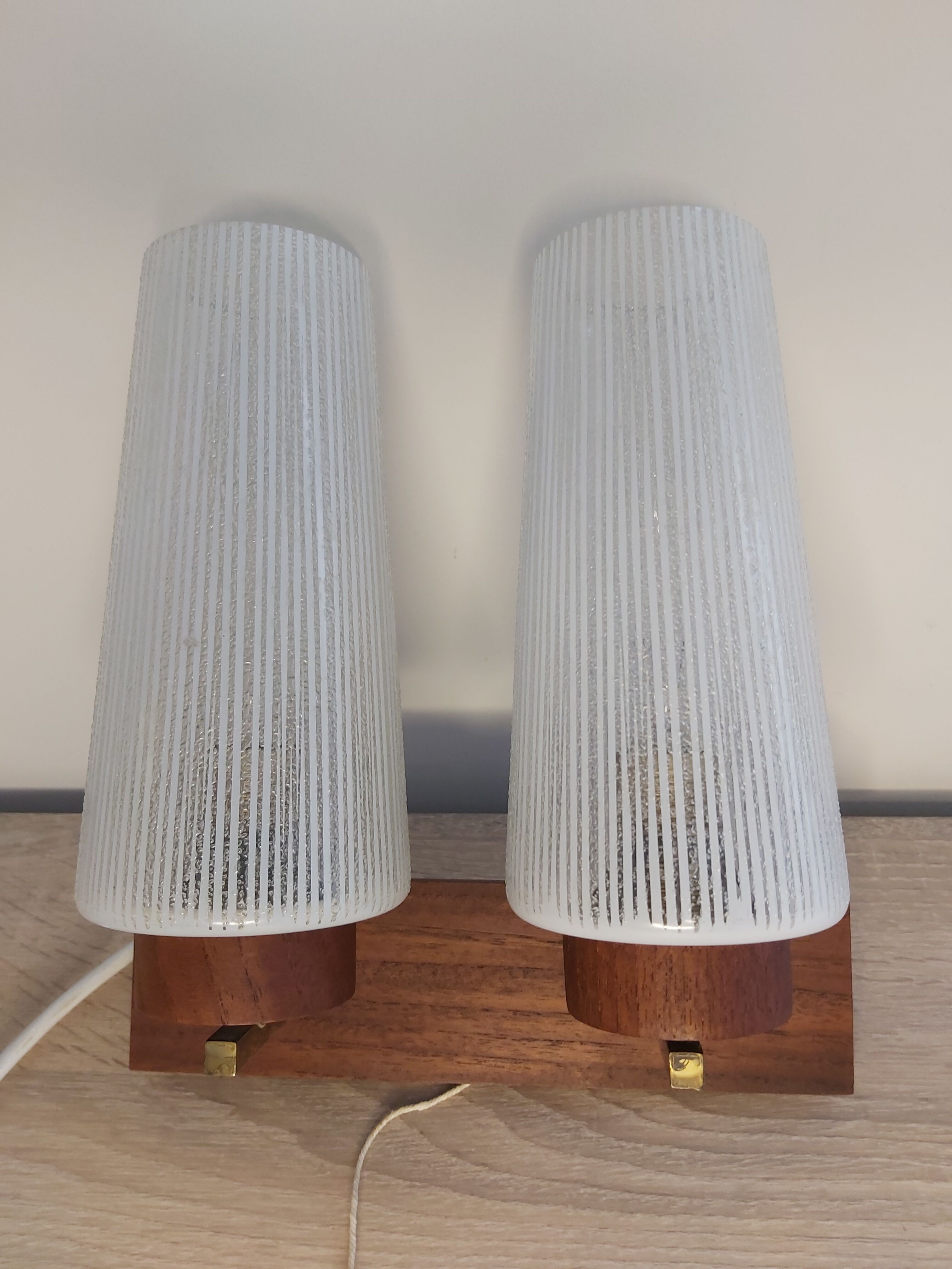 Wall lamp in teak wood and glass