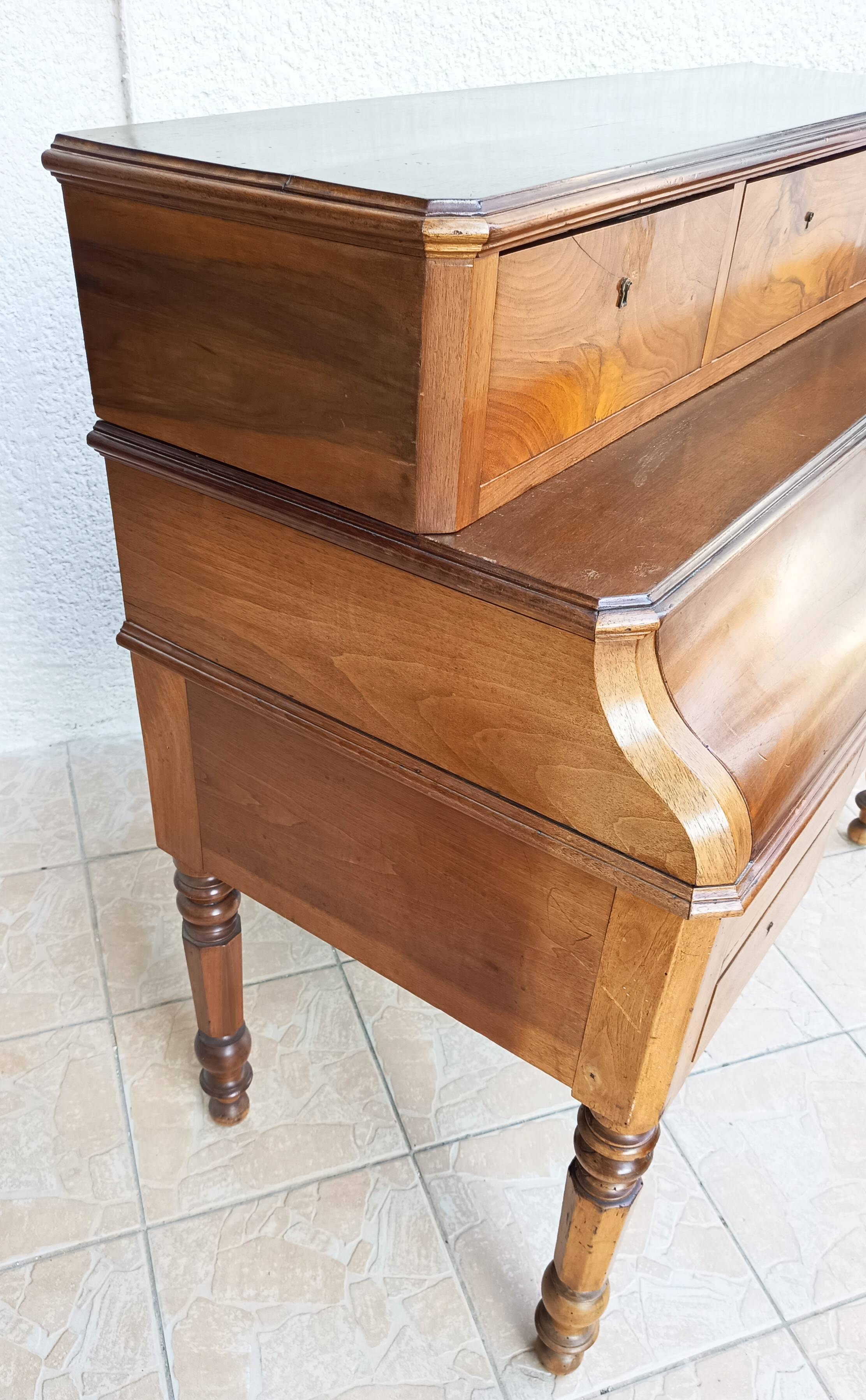 Bureau à cylindre Louis Philippe en noyer époque 19ème